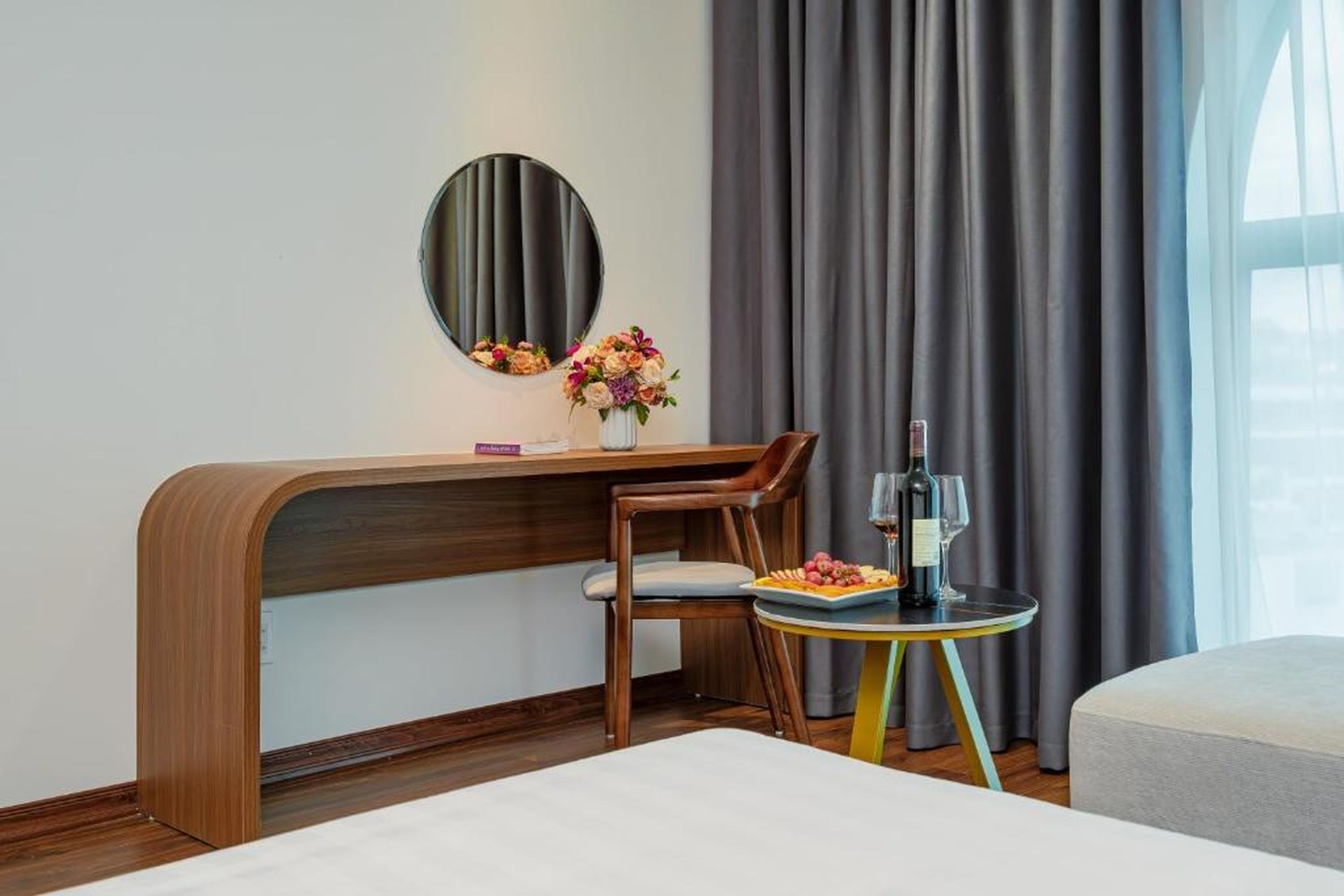 River Way Hotel Ha Long - 500m to Beach - Hình 41