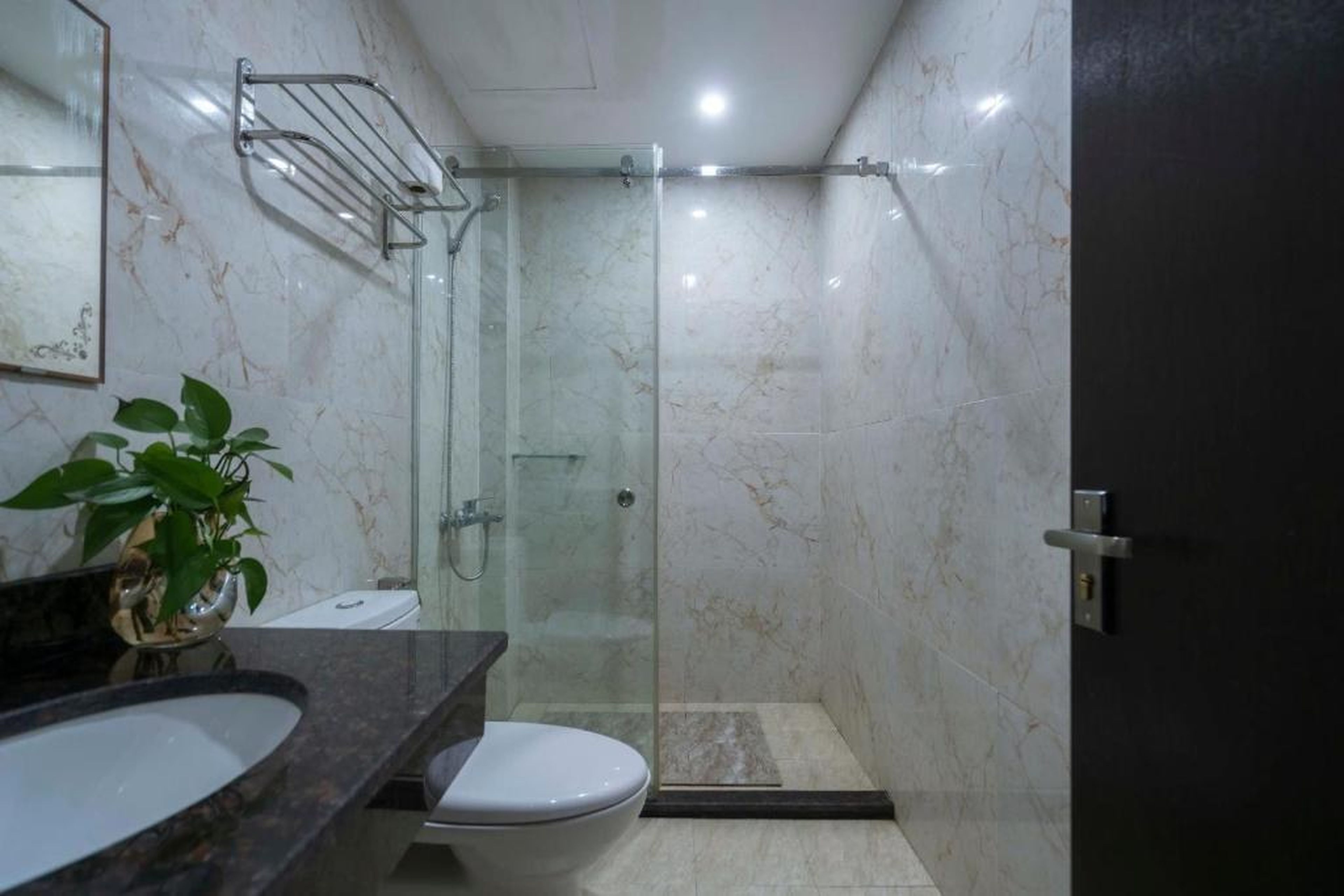 COCO Tuan Chau Hotel - Hình 43