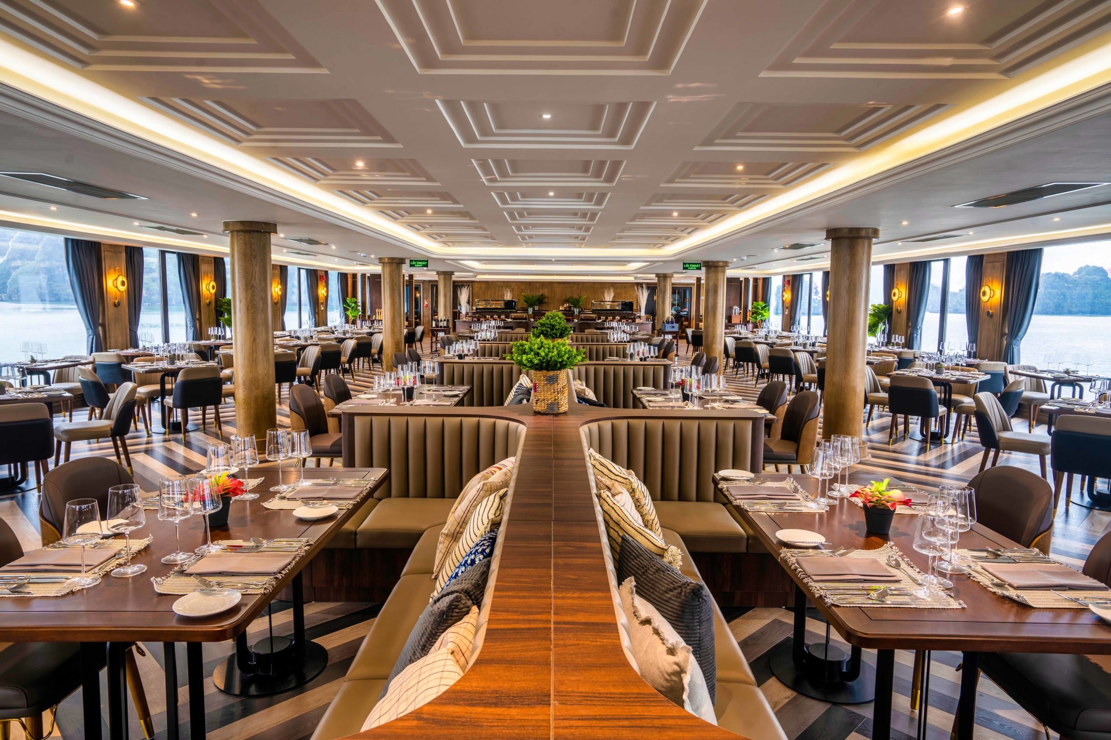 Discover the Heritage Bay with the Top 3 Luxury Ha Long Cruises - Hình 4