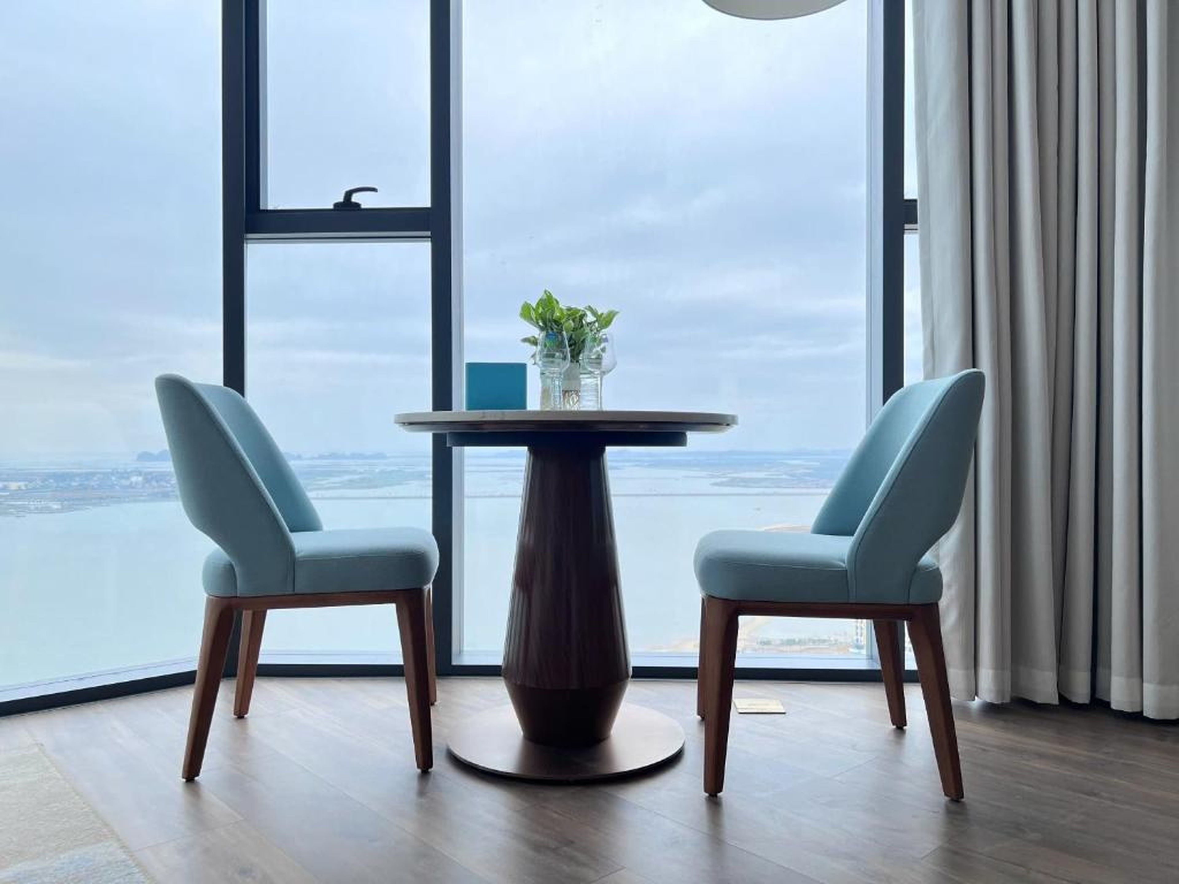 A La Carte Ha Long Apartments by Kevin & Anna - Hình 29