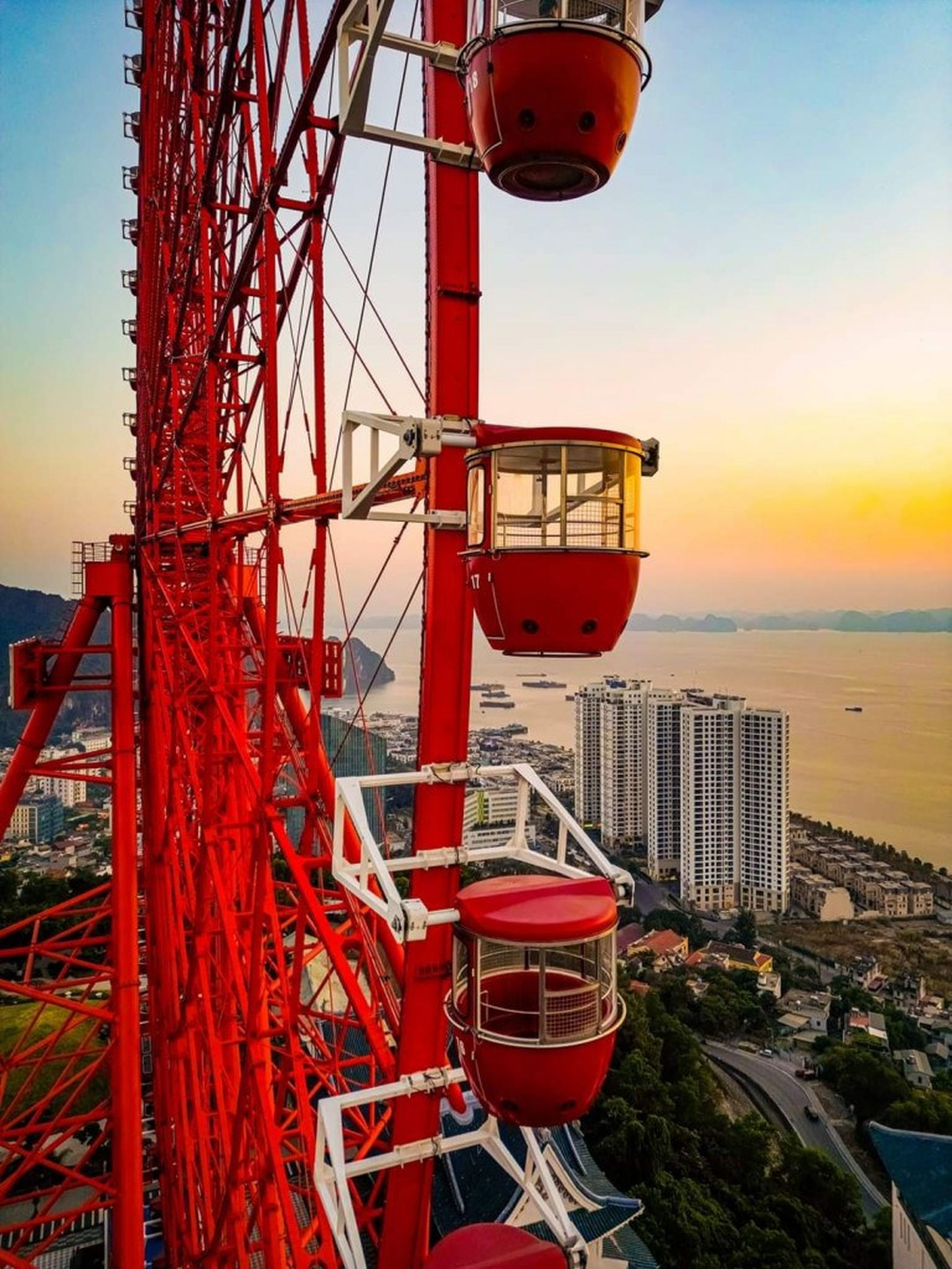 Visit Ha Long Bay and Enjoy Countless Exciting Activities at Sun World Ha Long - Hình 2