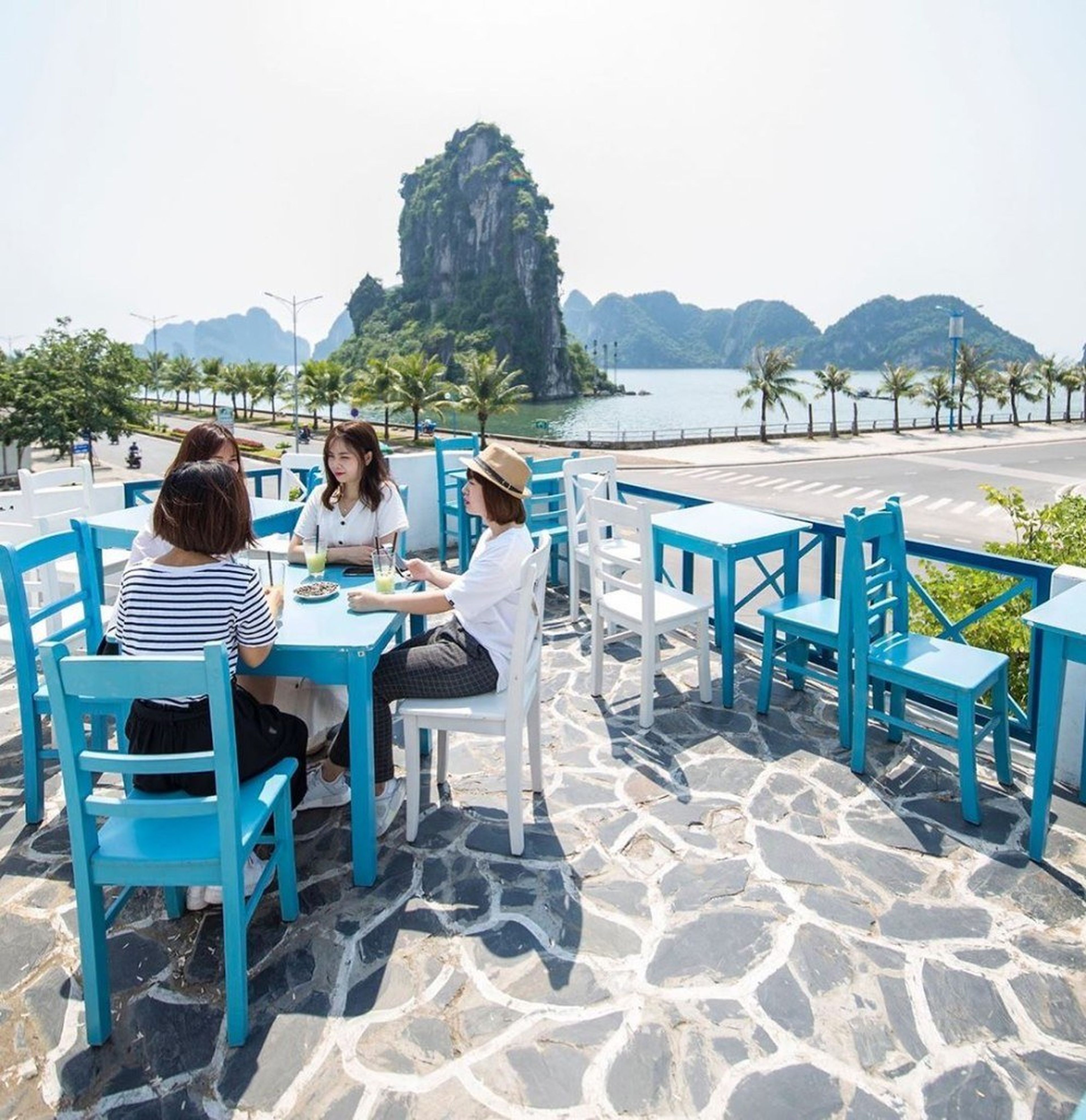 Top 8 Cafés in Ha Long with Stunning Instagrammable Corners - Hình 1