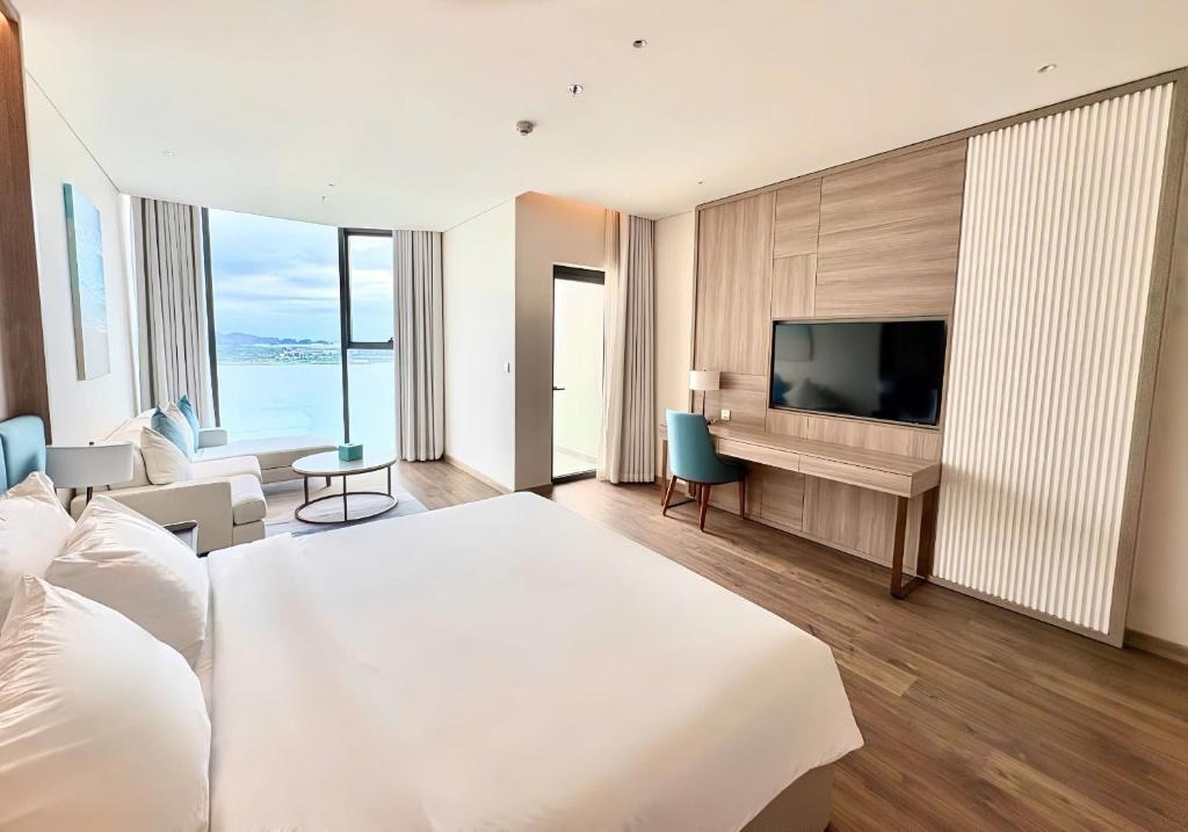 À La Carte Ha Long Studio Apartment- Sea View Room - Hình 5