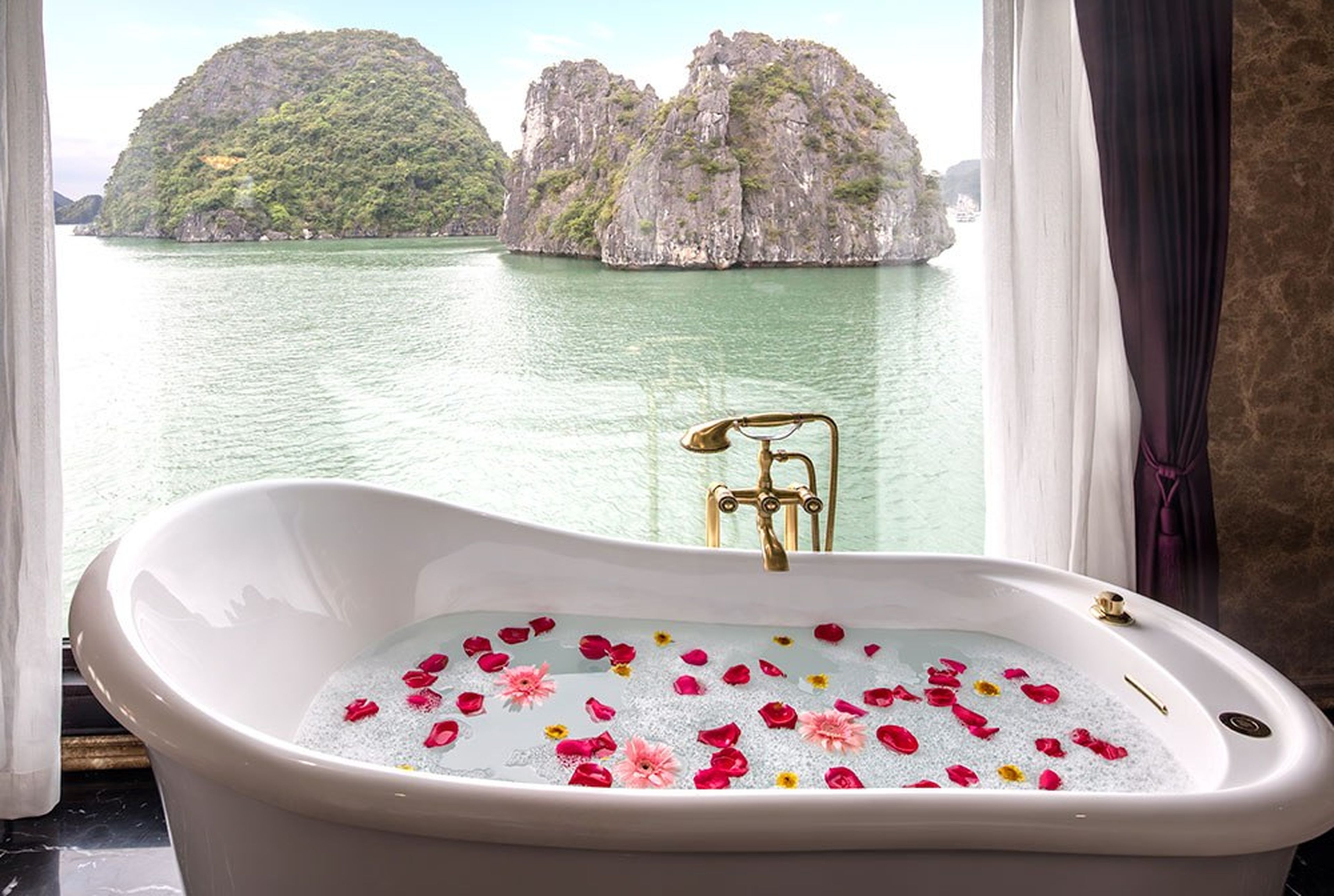 Discover the Heritage Bay with the Top 3 Luxury Ha Long Cruises - Hình 12