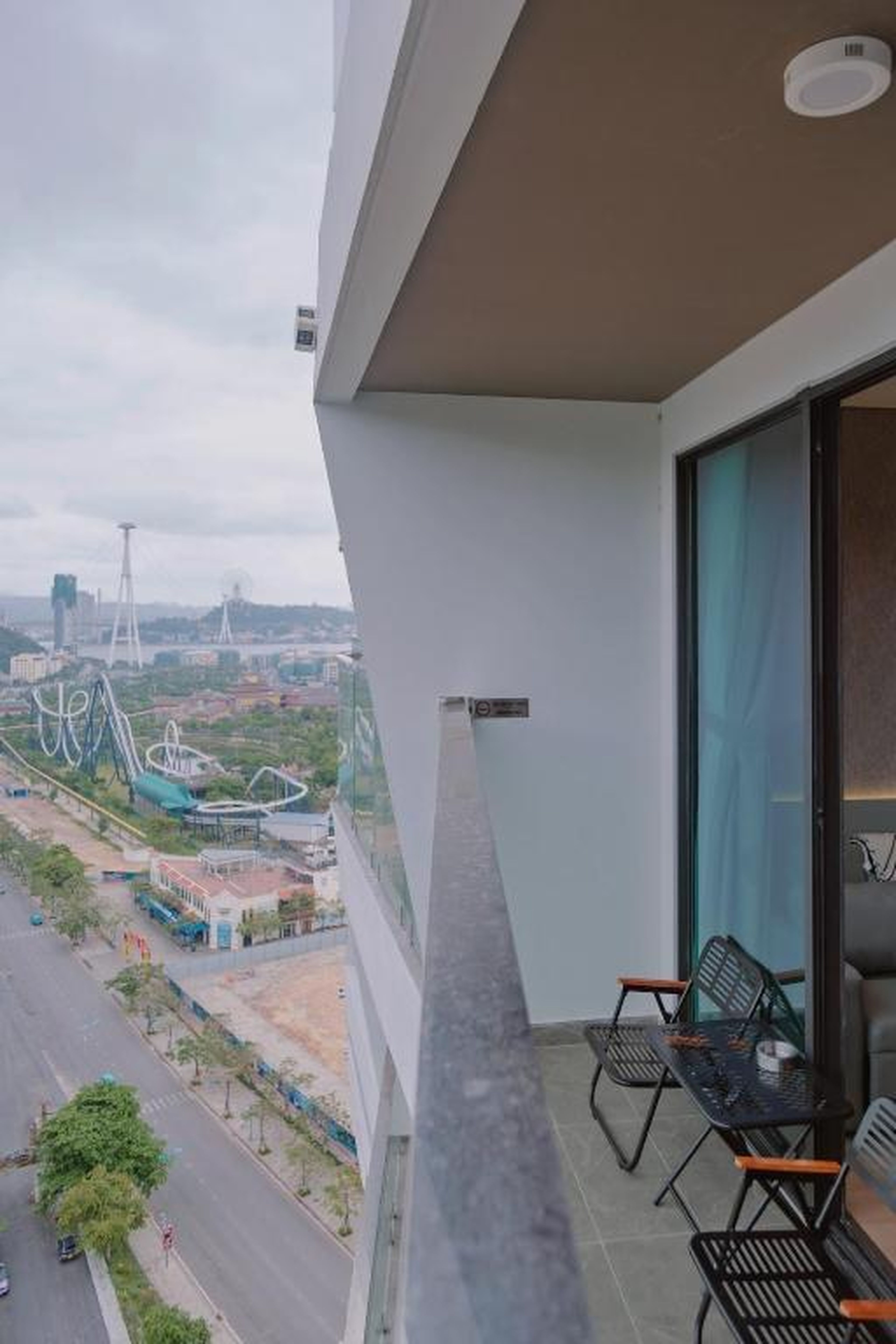Modern Balcony Studio Near Sun World - The Holiday Ha Long - Hình 13