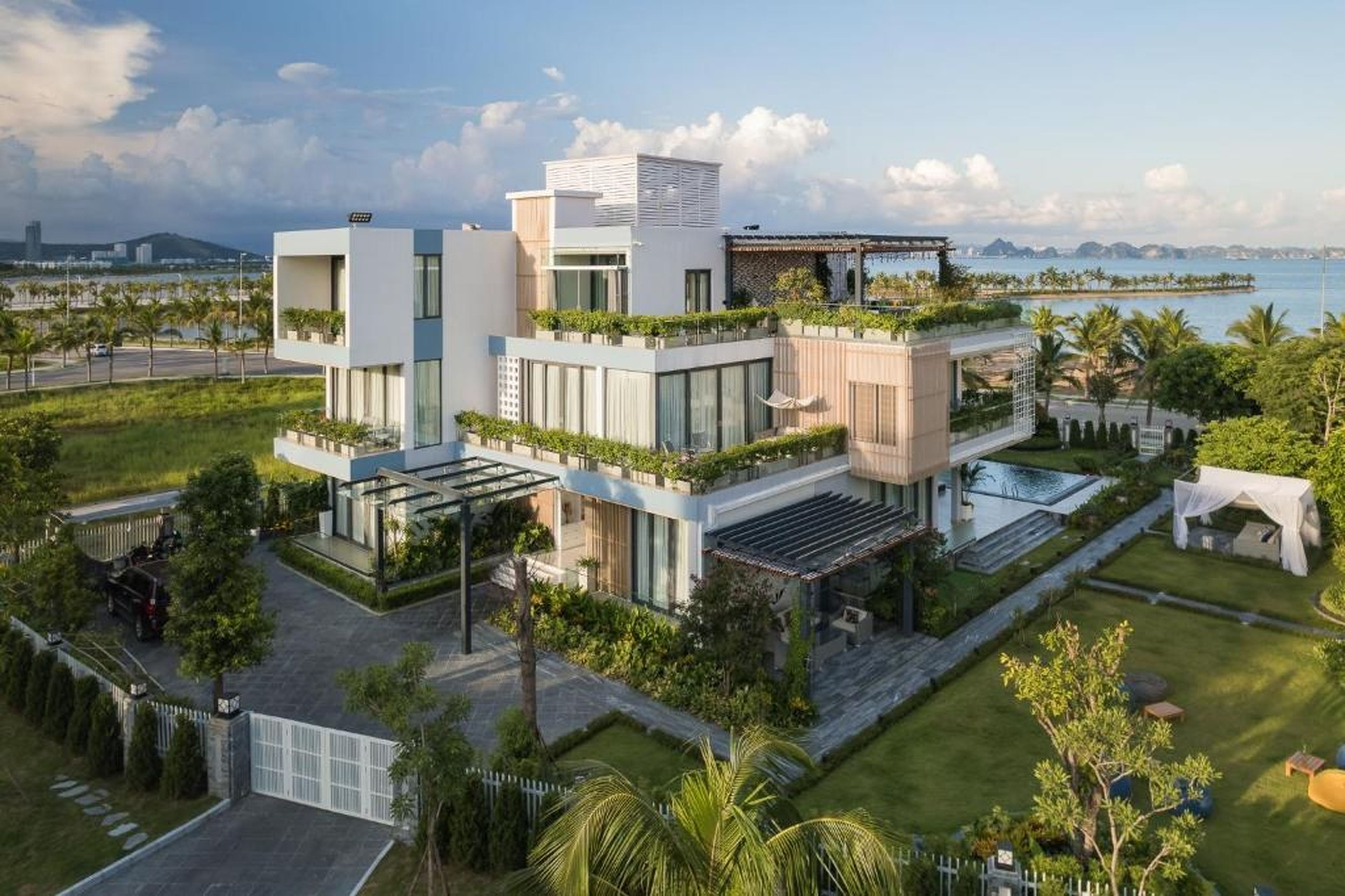 Tahagi Villa Tuan Chau Ha Long by HOFs - Hình 29