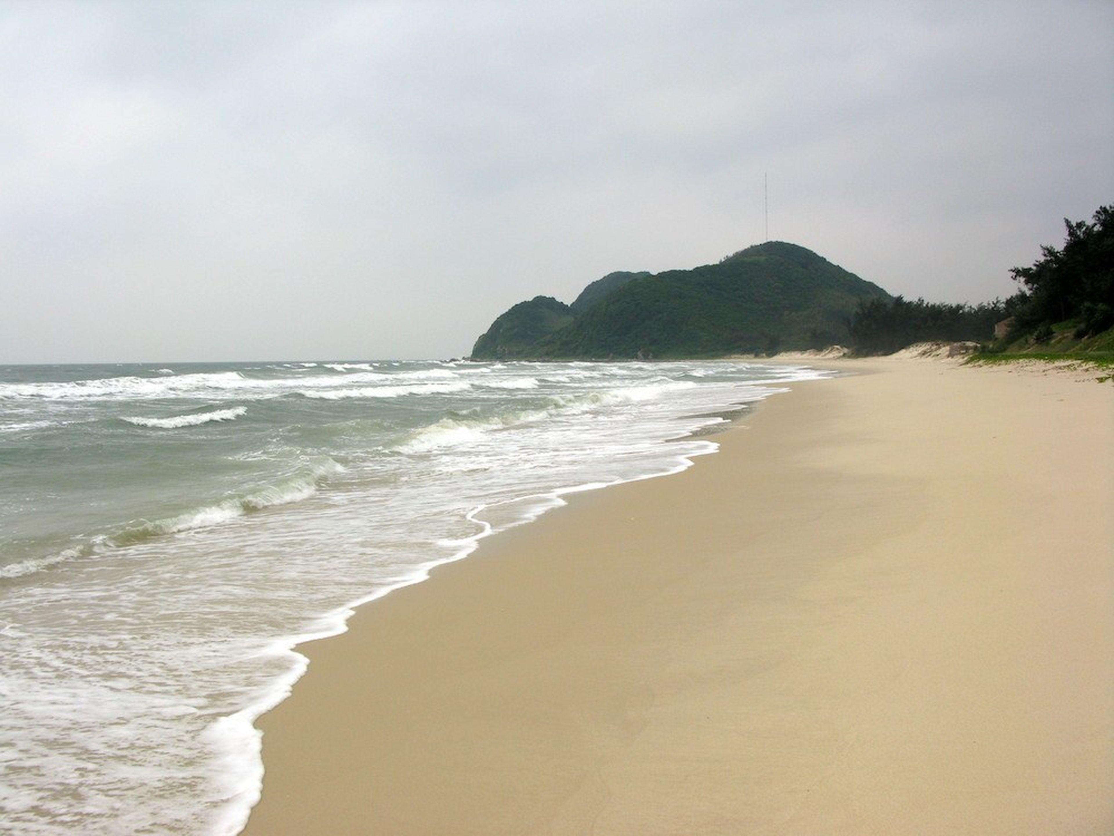 Quan Lạn Beach – Captivating Visitors at First Sight - Hình 2