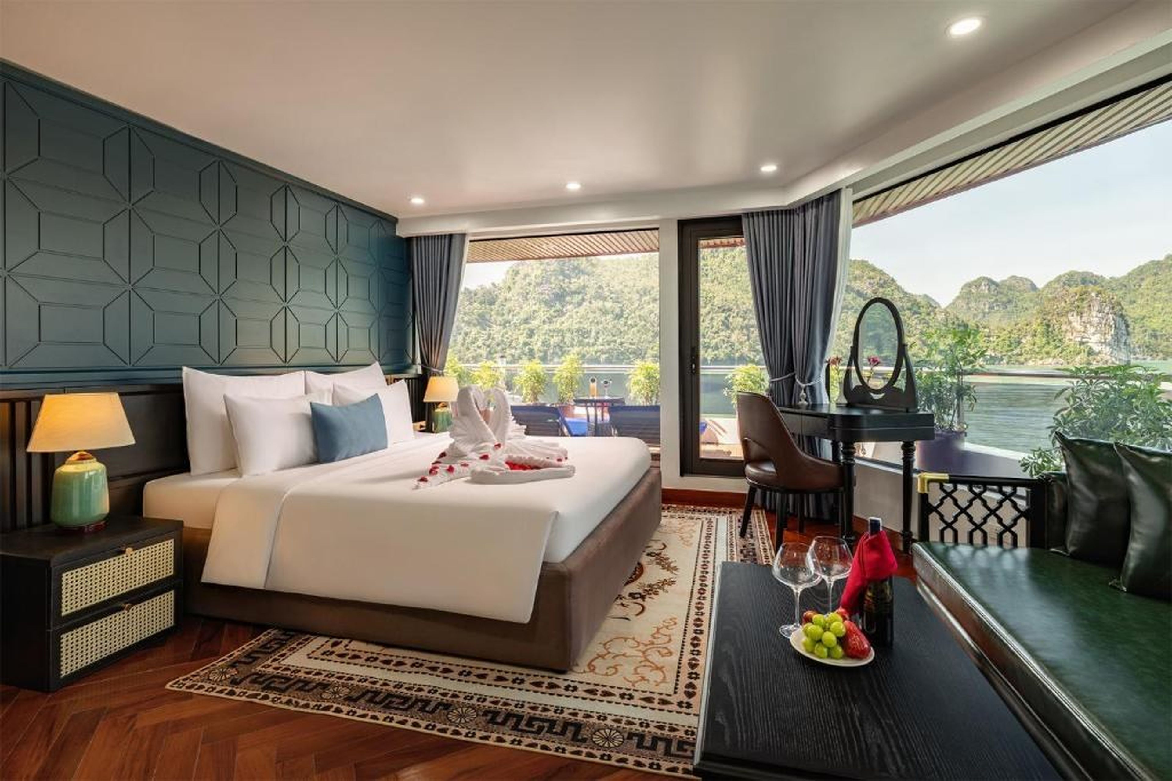 Aqua Luxury Cruise by AHG - Hình 34
