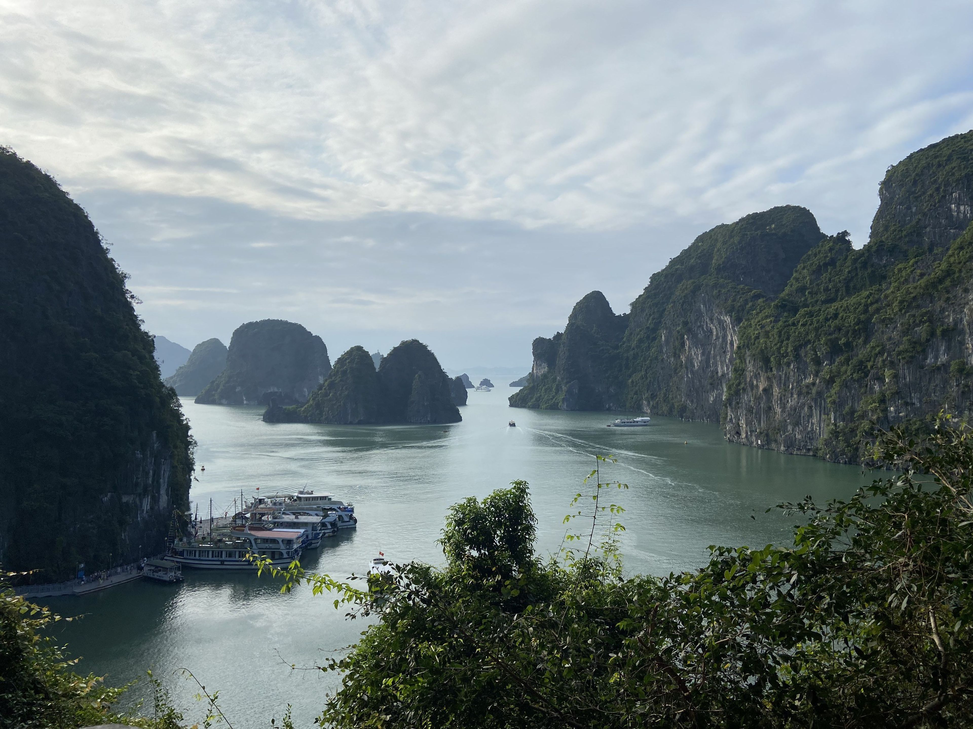 Beautiful Islands Not to Miss When Traveling to Ha Long Bay - Hình 3