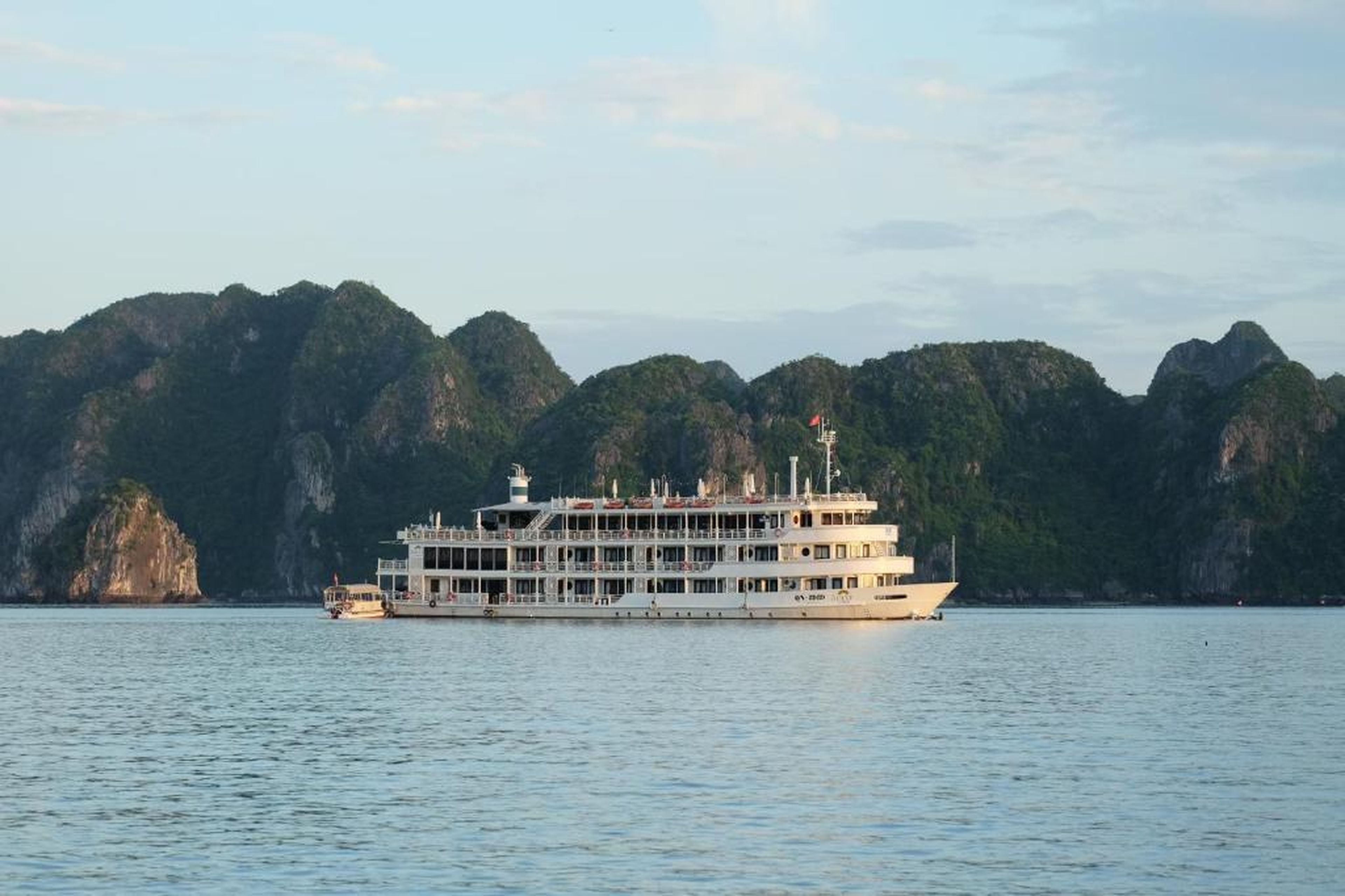The Au Co Cruise - Longest Cruise 2 Bays - Hình 37