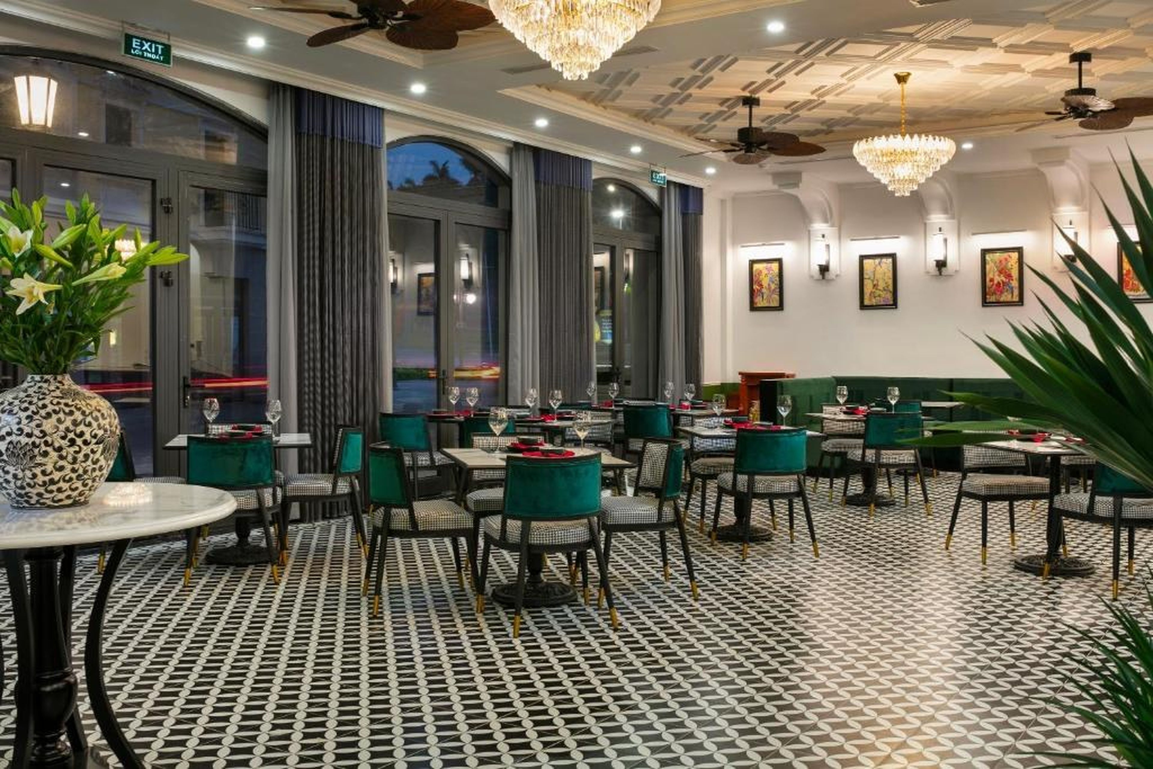 Elegant Boutique Hotel Ha Long - Hình 44