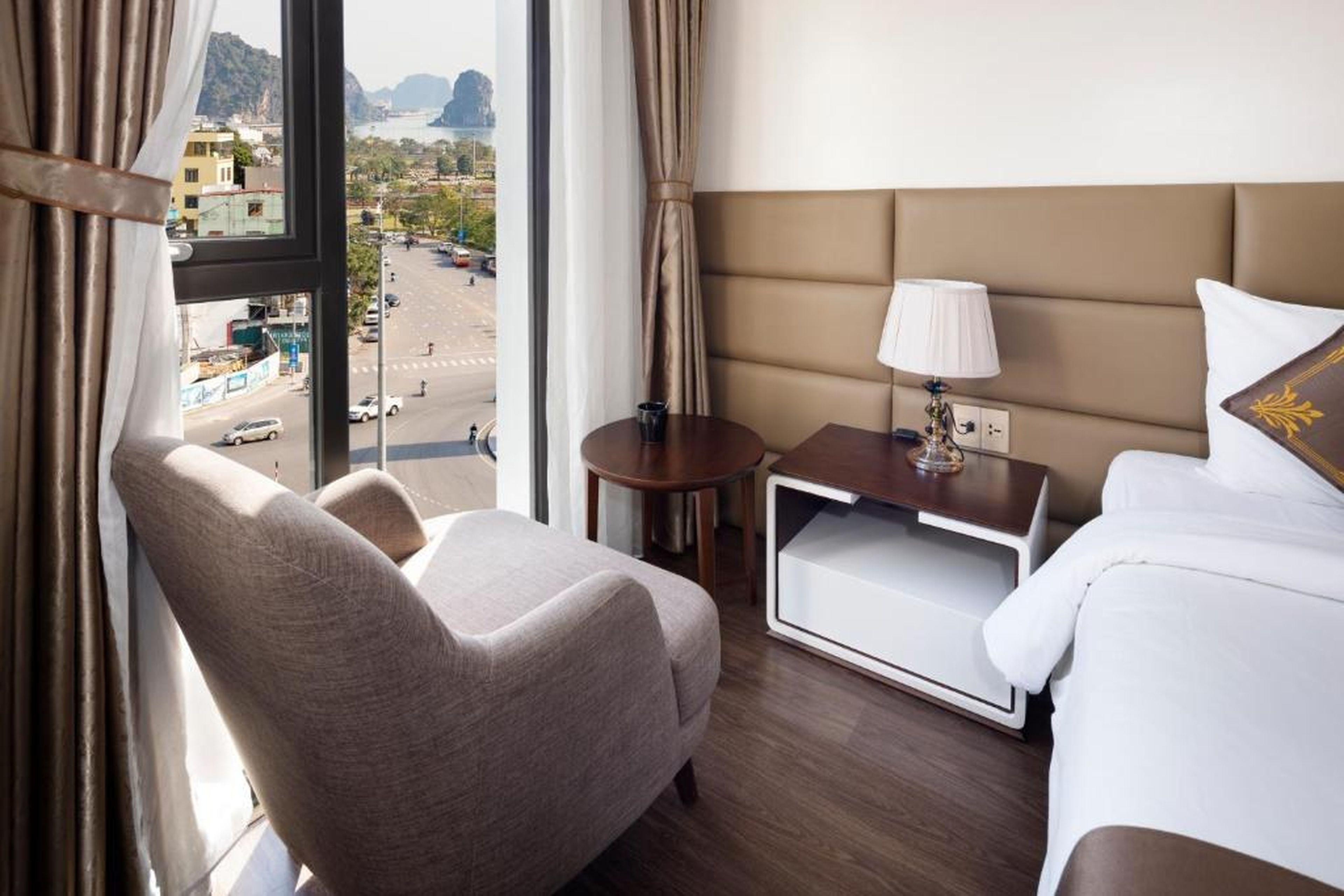 Diamond Luxury Hotel - Hình 2