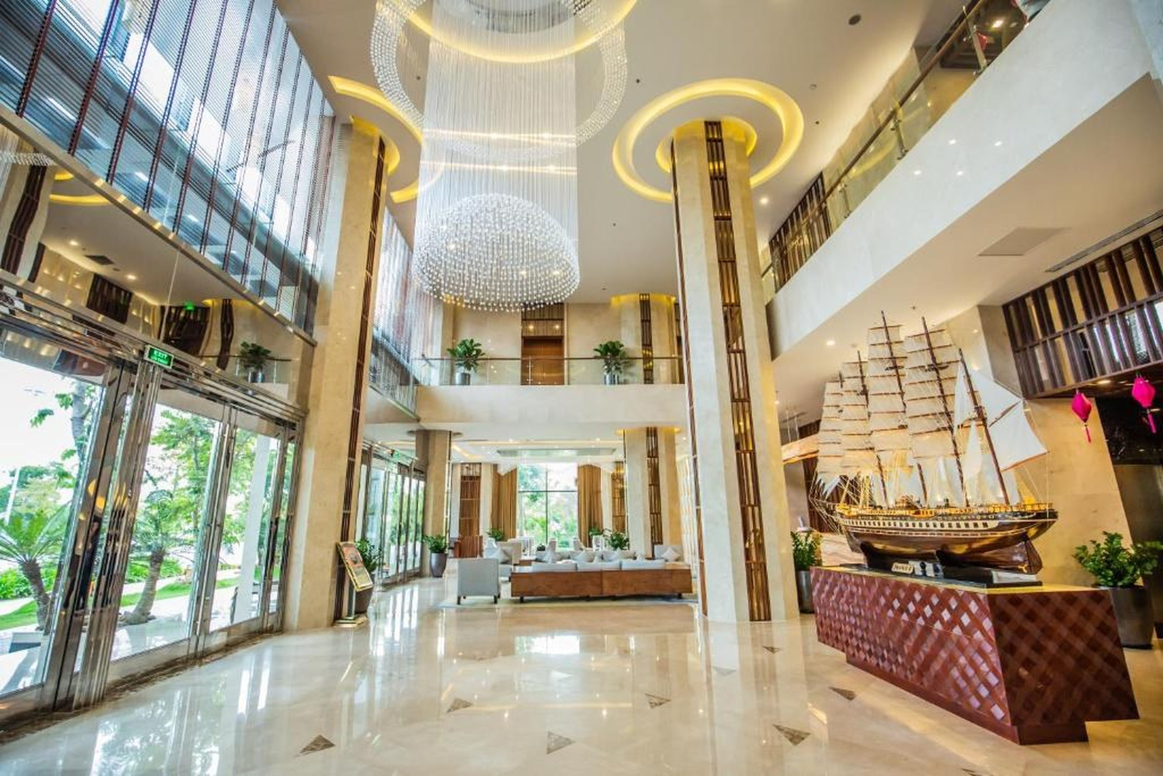 Central Luxury Hạ Long Hotel - Hình 18