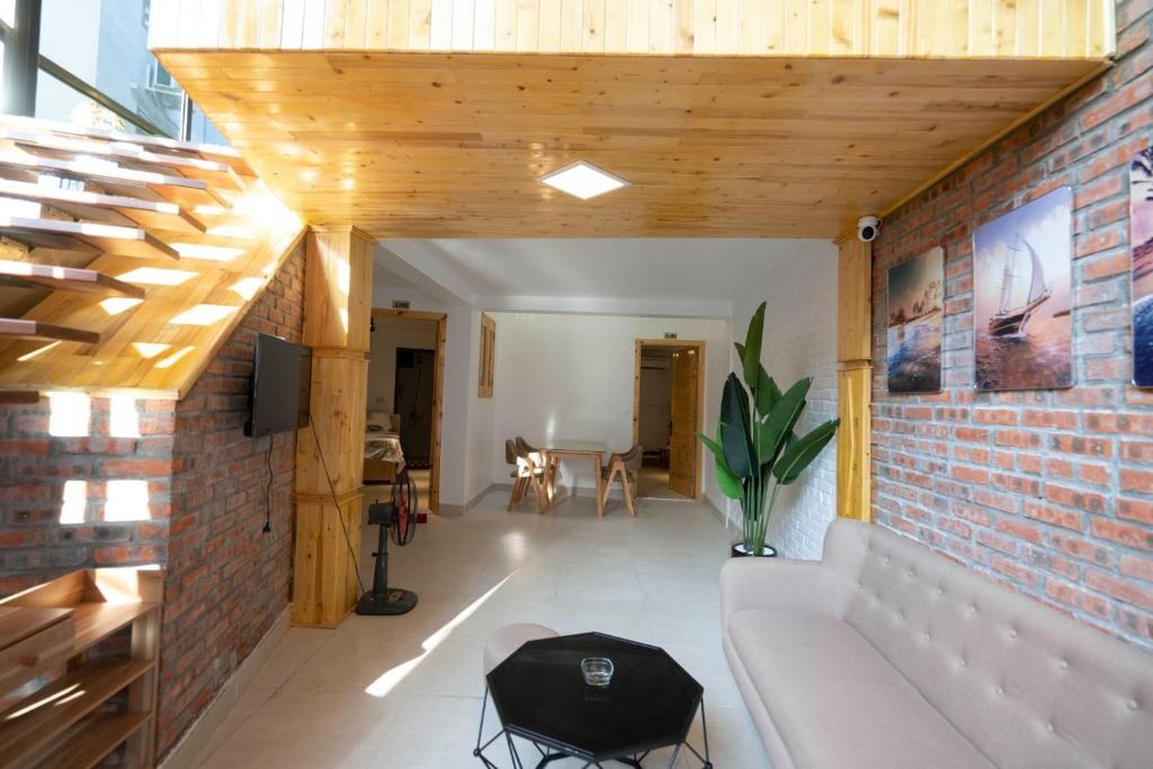 Private room in Halong center-Almor Homestay - Hình 29