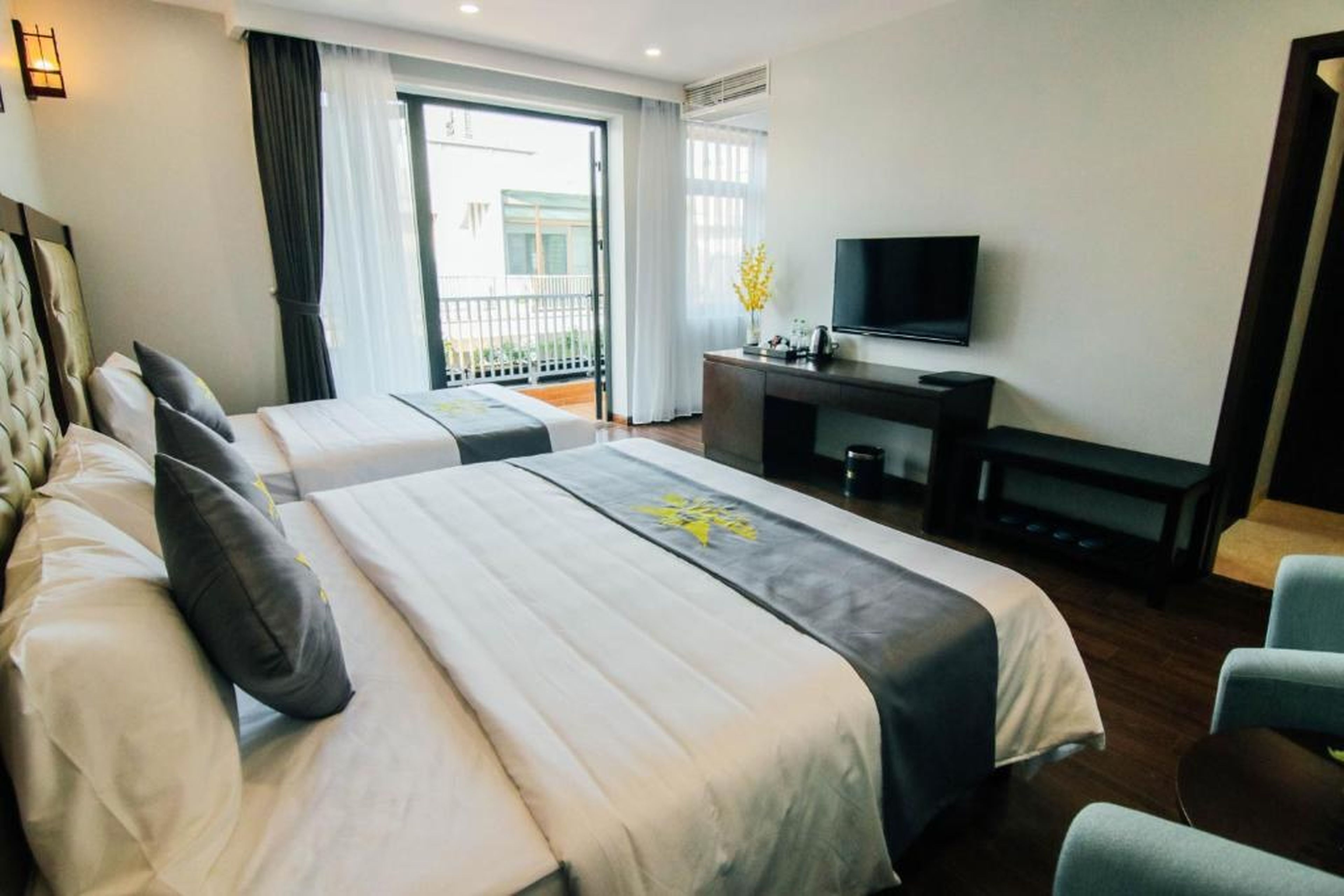 Topone Halong Hotel - Hình 46