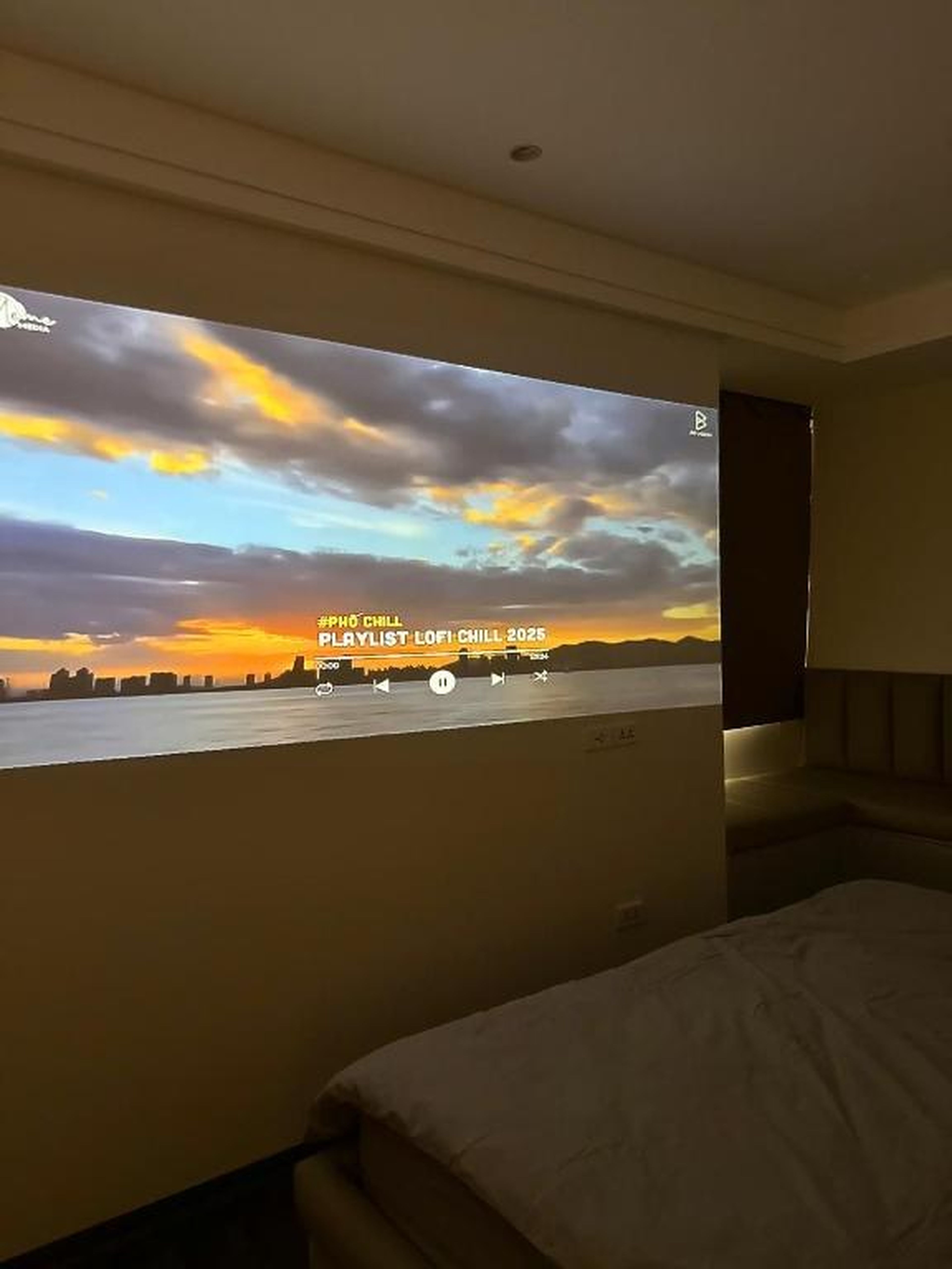 Apartment on 20th & 31st floor, Bai Chay Bridge & Ha Long Bay view - Hình 41