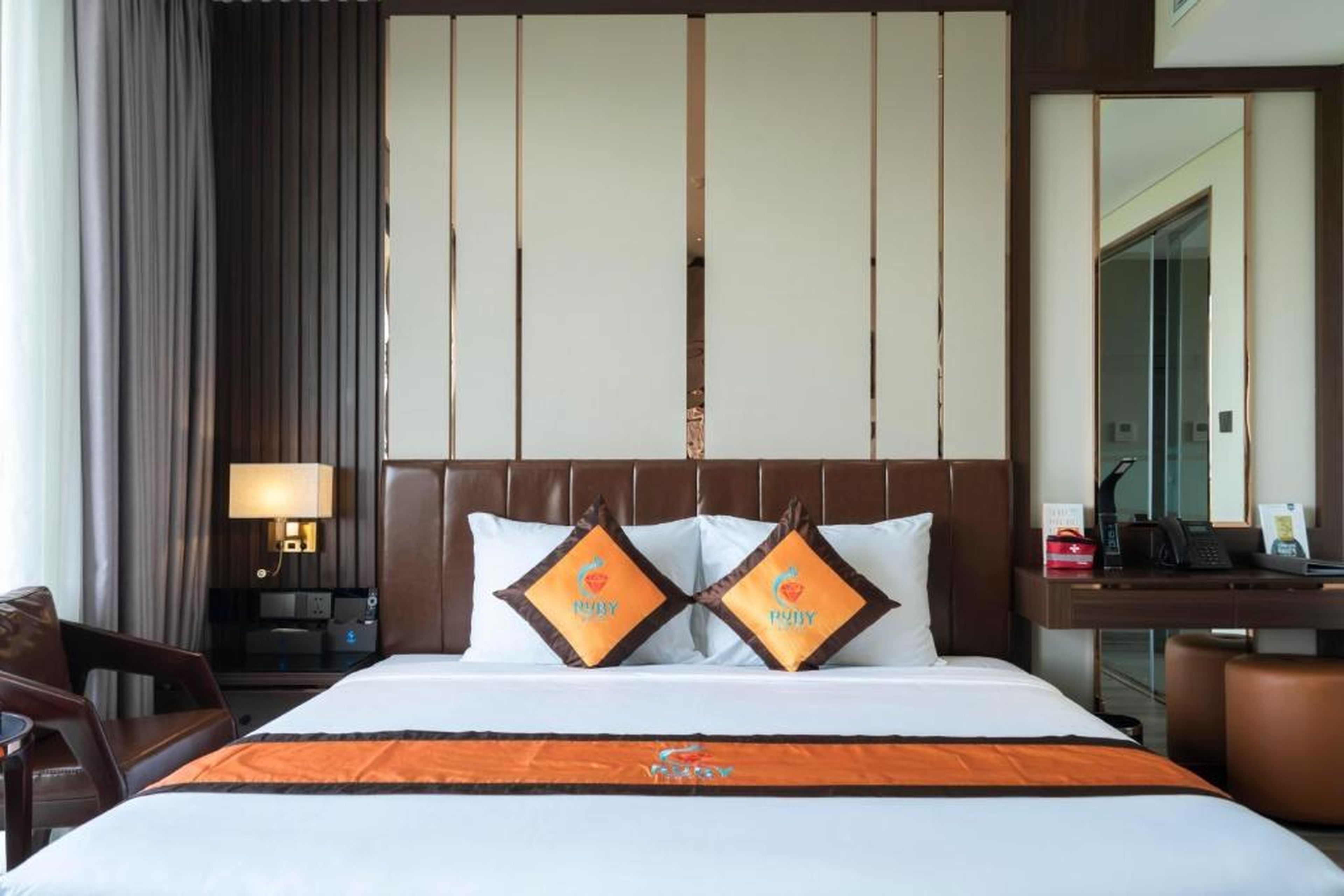 Ruby Hotel Van Don - Hình 47