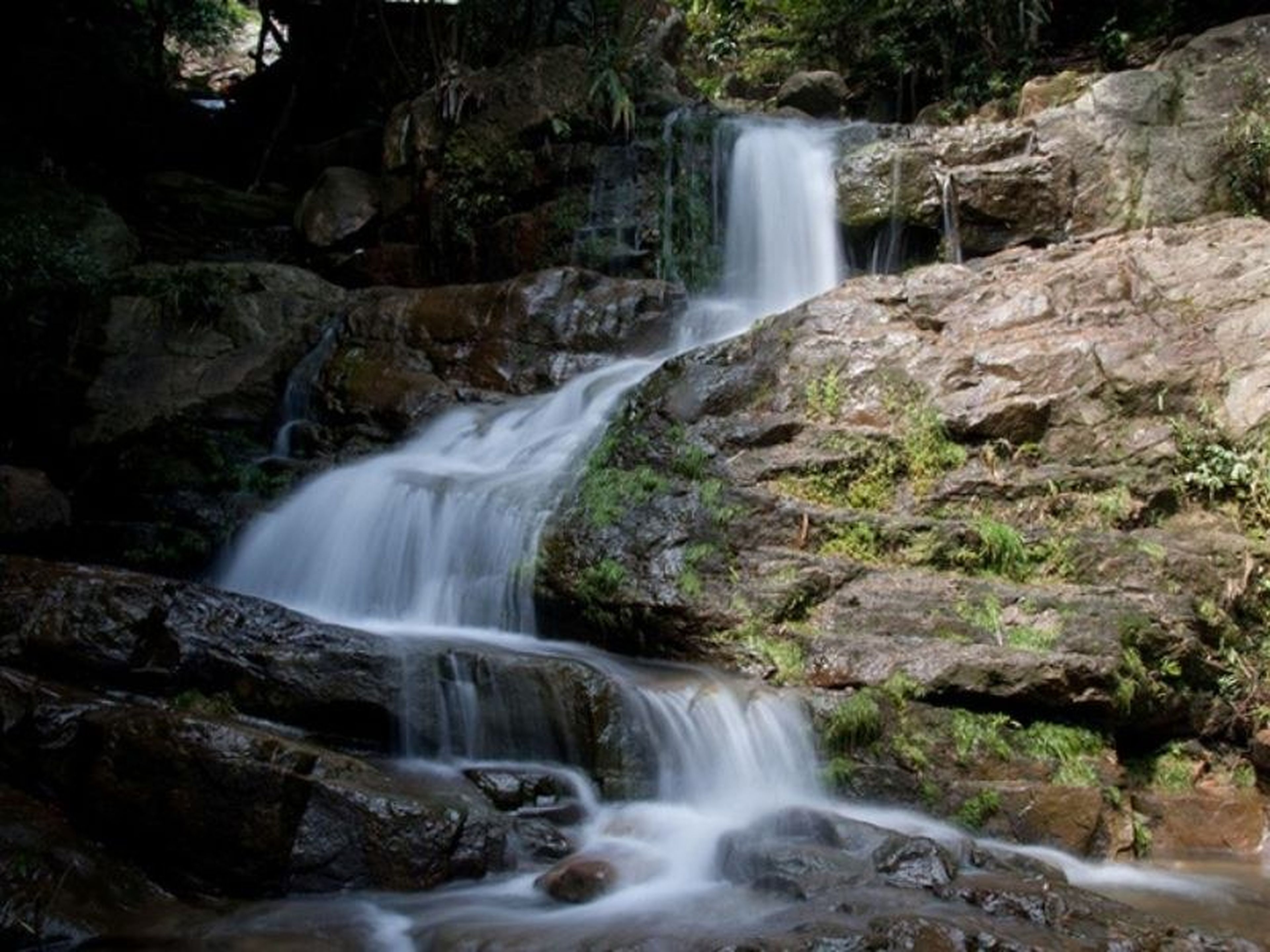 Lựng Xanh Waterfall: Quảng Ninh’s Must-Visit Check-in Spot - Hình 5