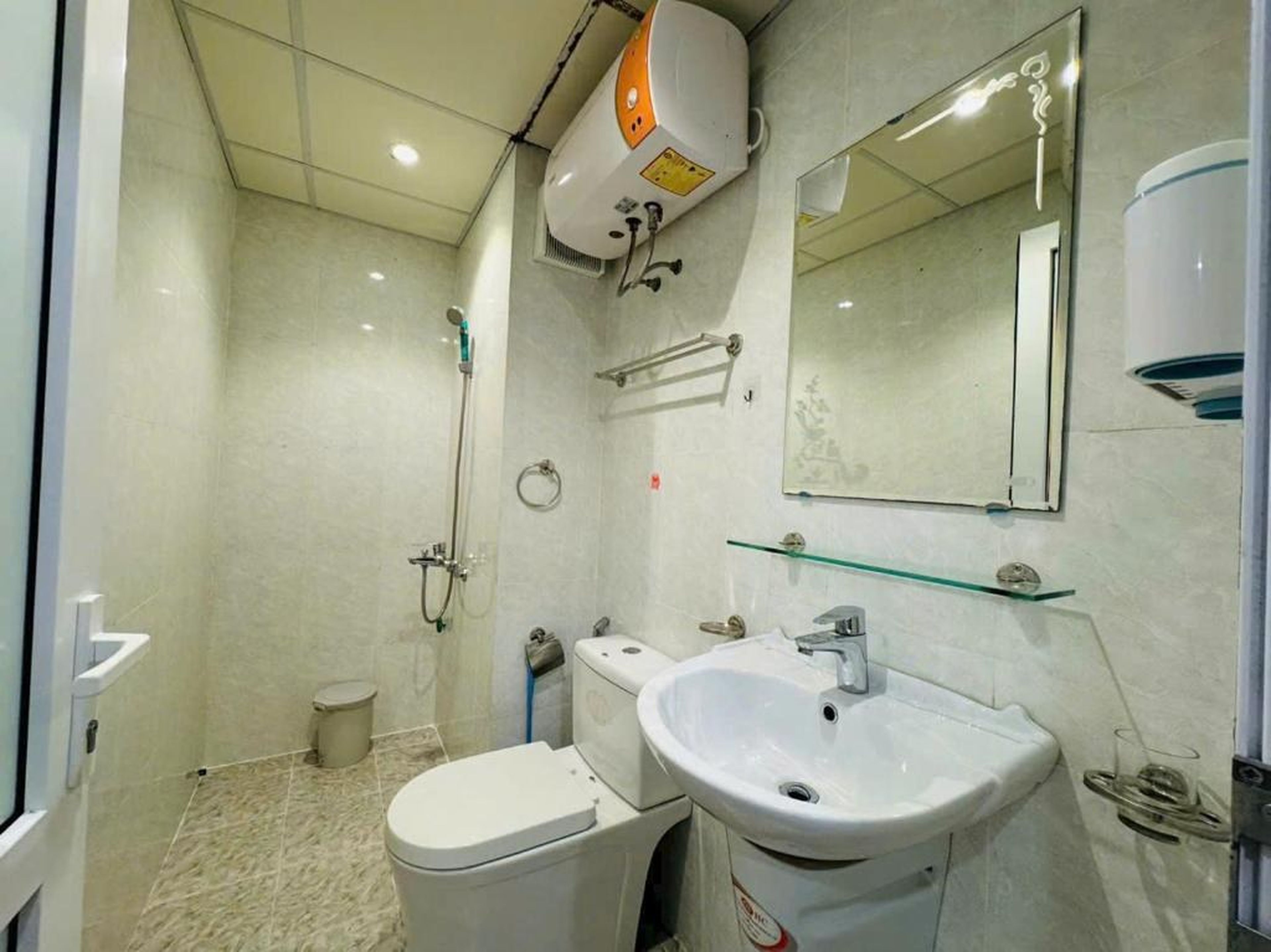 2BR Luxury Apt, Sea View, Heart of Bai Chay - Hình 3
