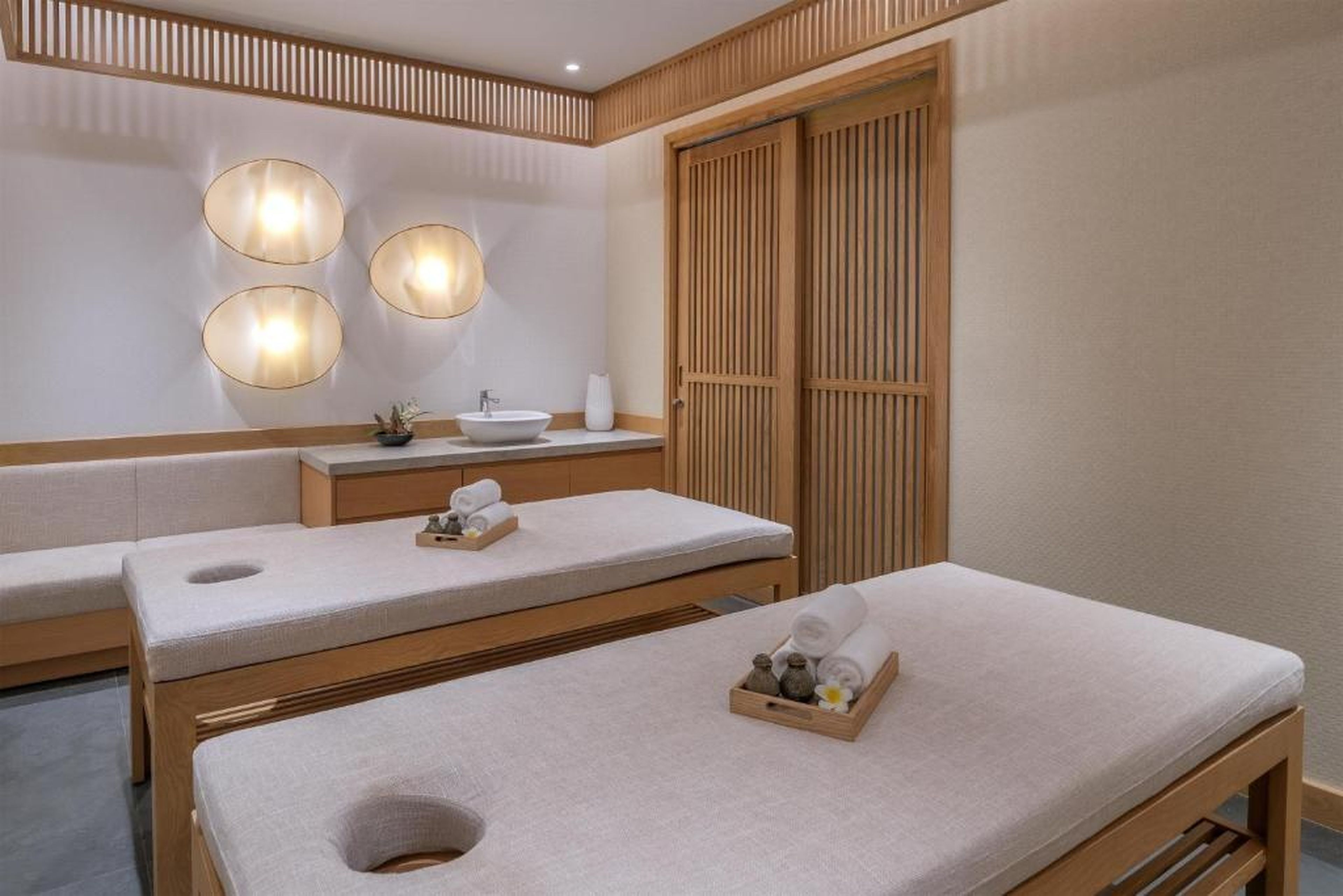 Hilton Quang Hanh Onsen Resort - Hình 40