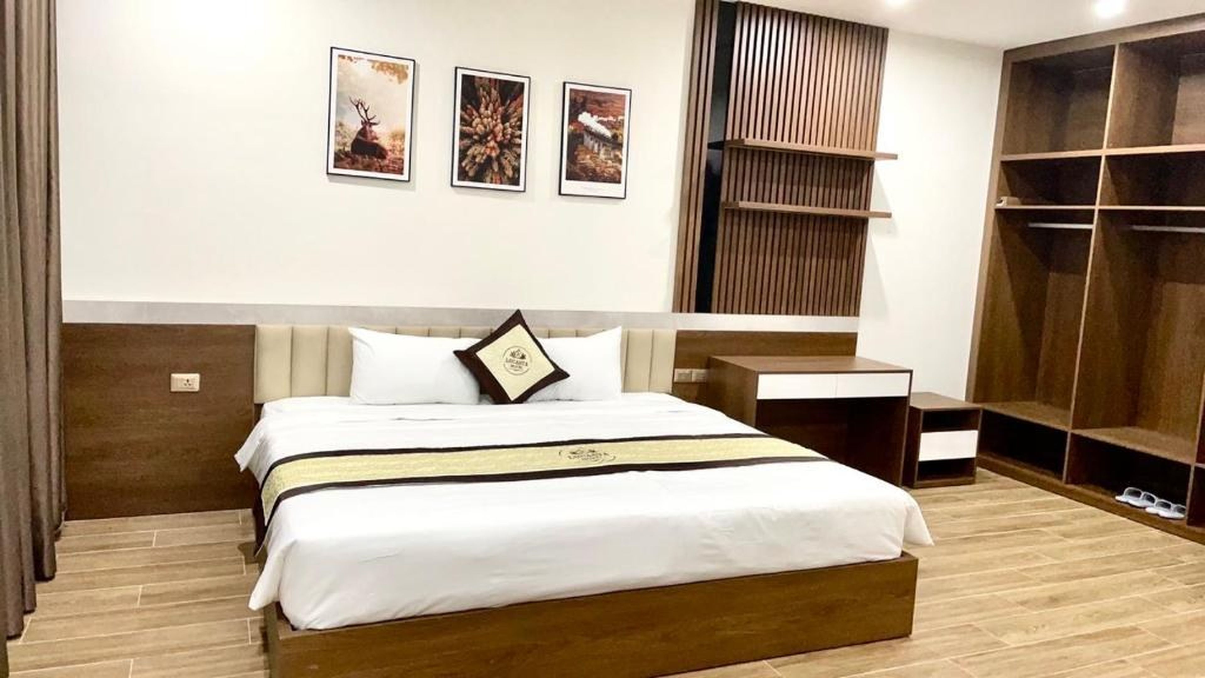 Lucasta Hotel Ha Long - Hình 25