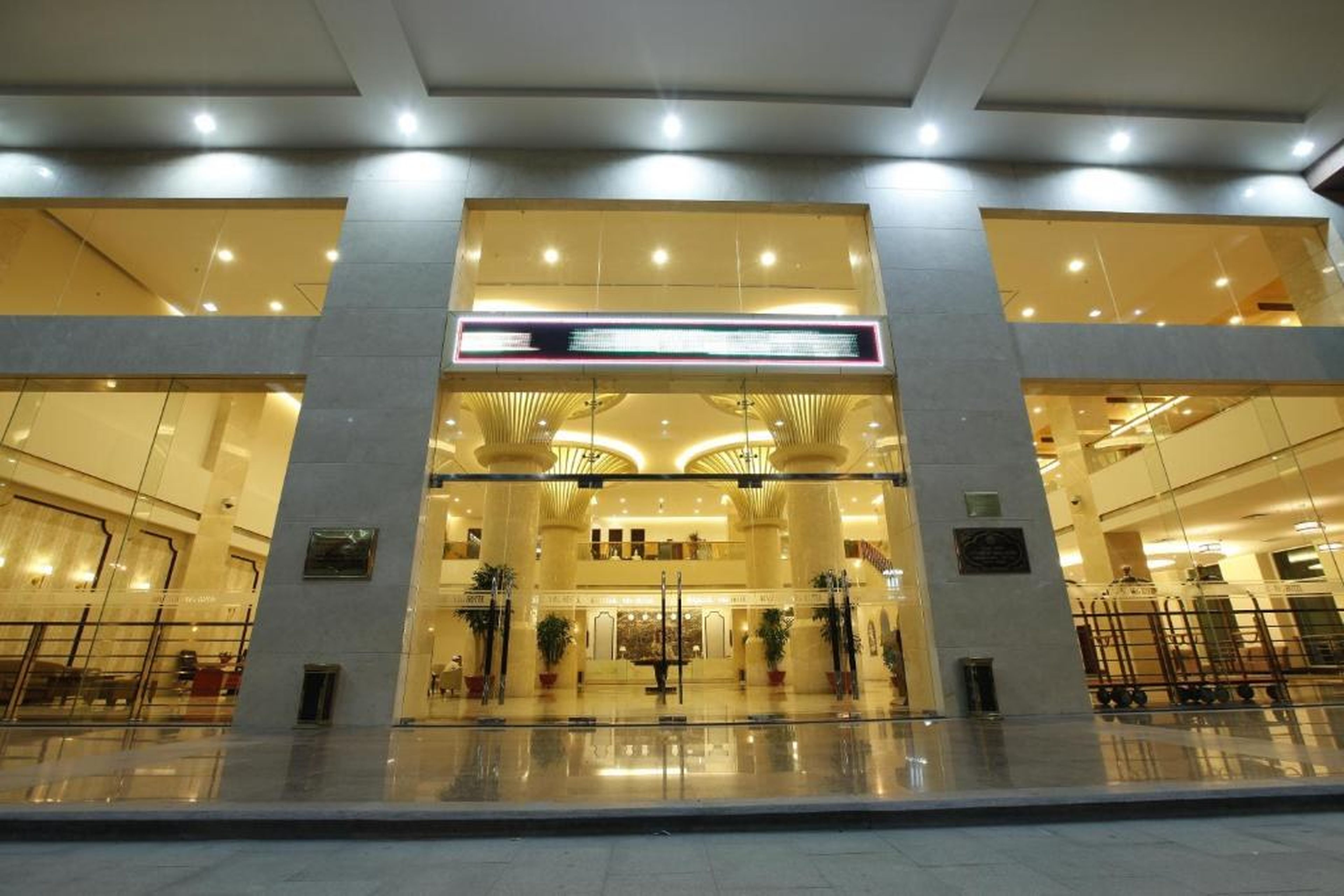Majestic Mong Cai Hotel - Hình 10