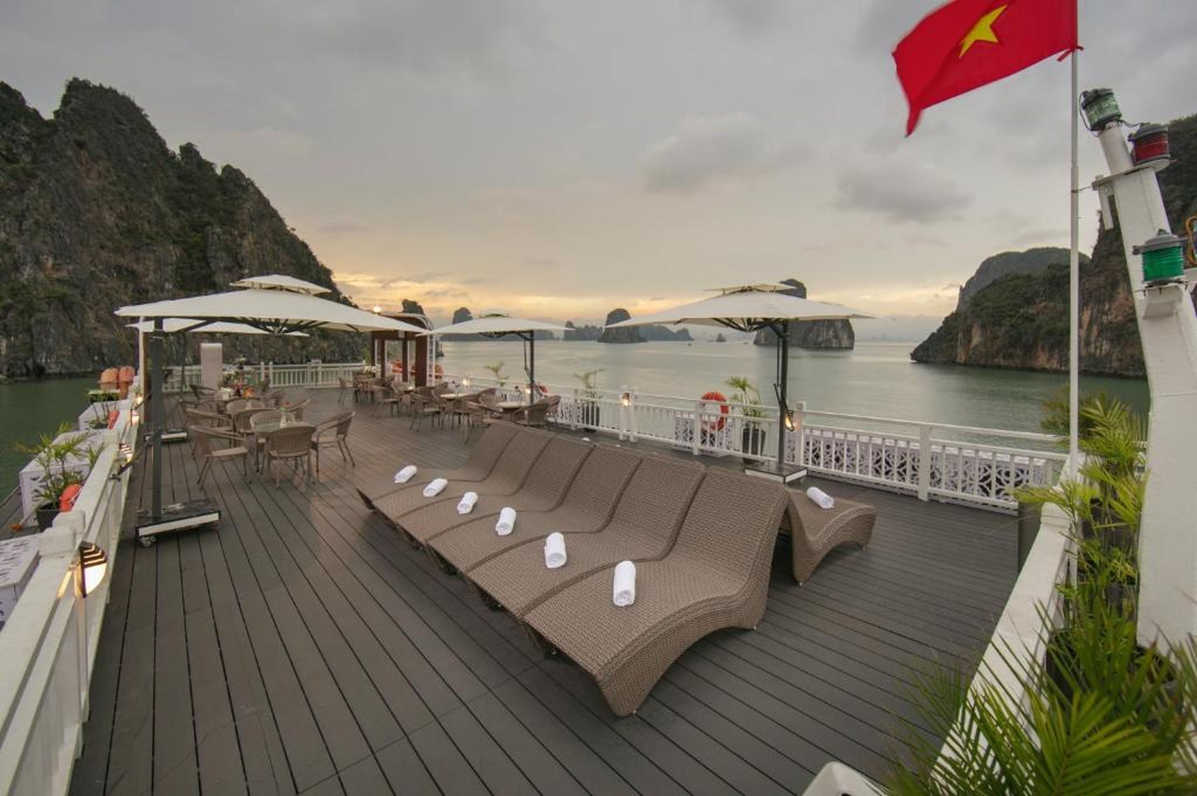 Star Boutique Cruise - Hình 46