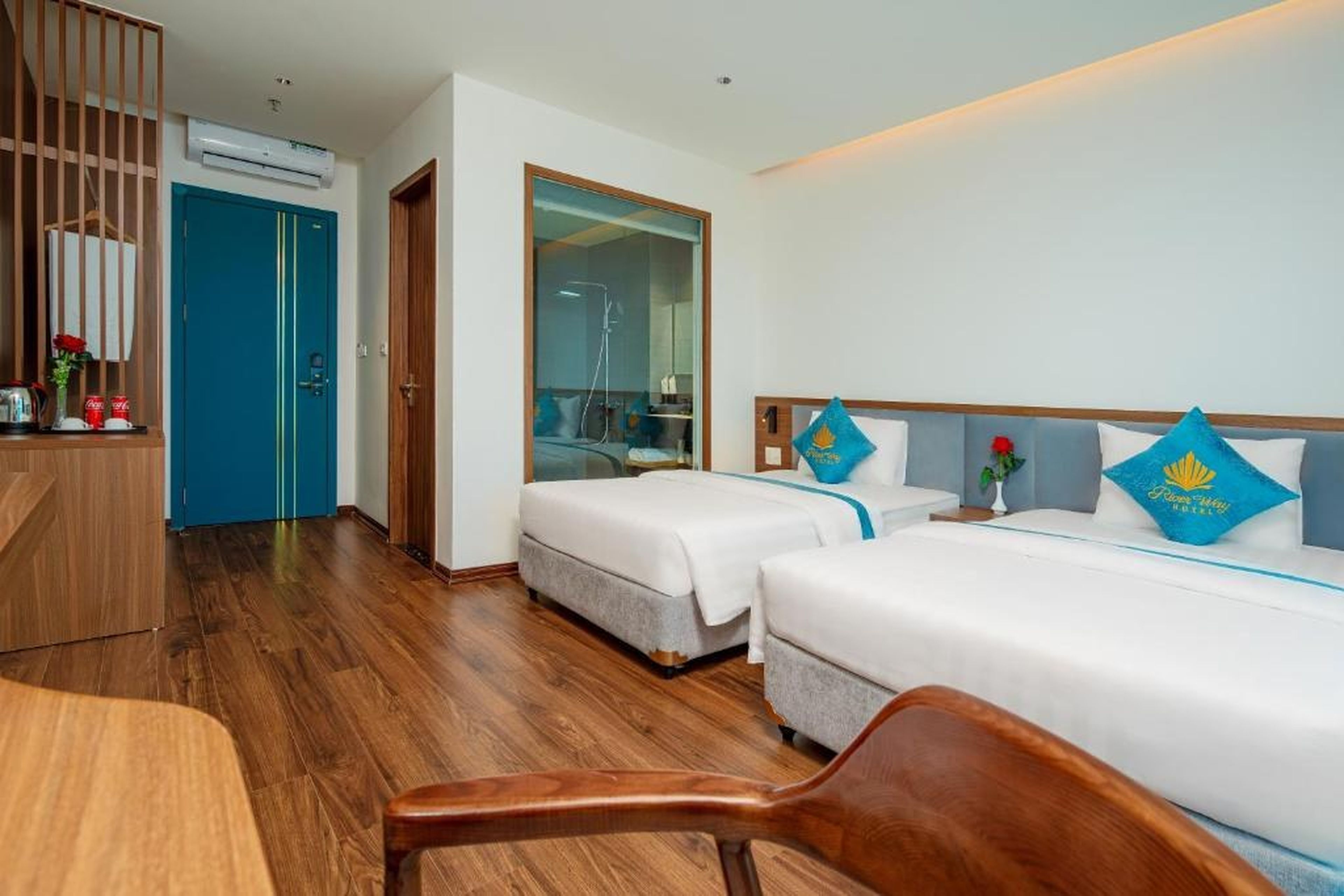 River Way Hotel Ha Long - 500m to Beach - Hình 32