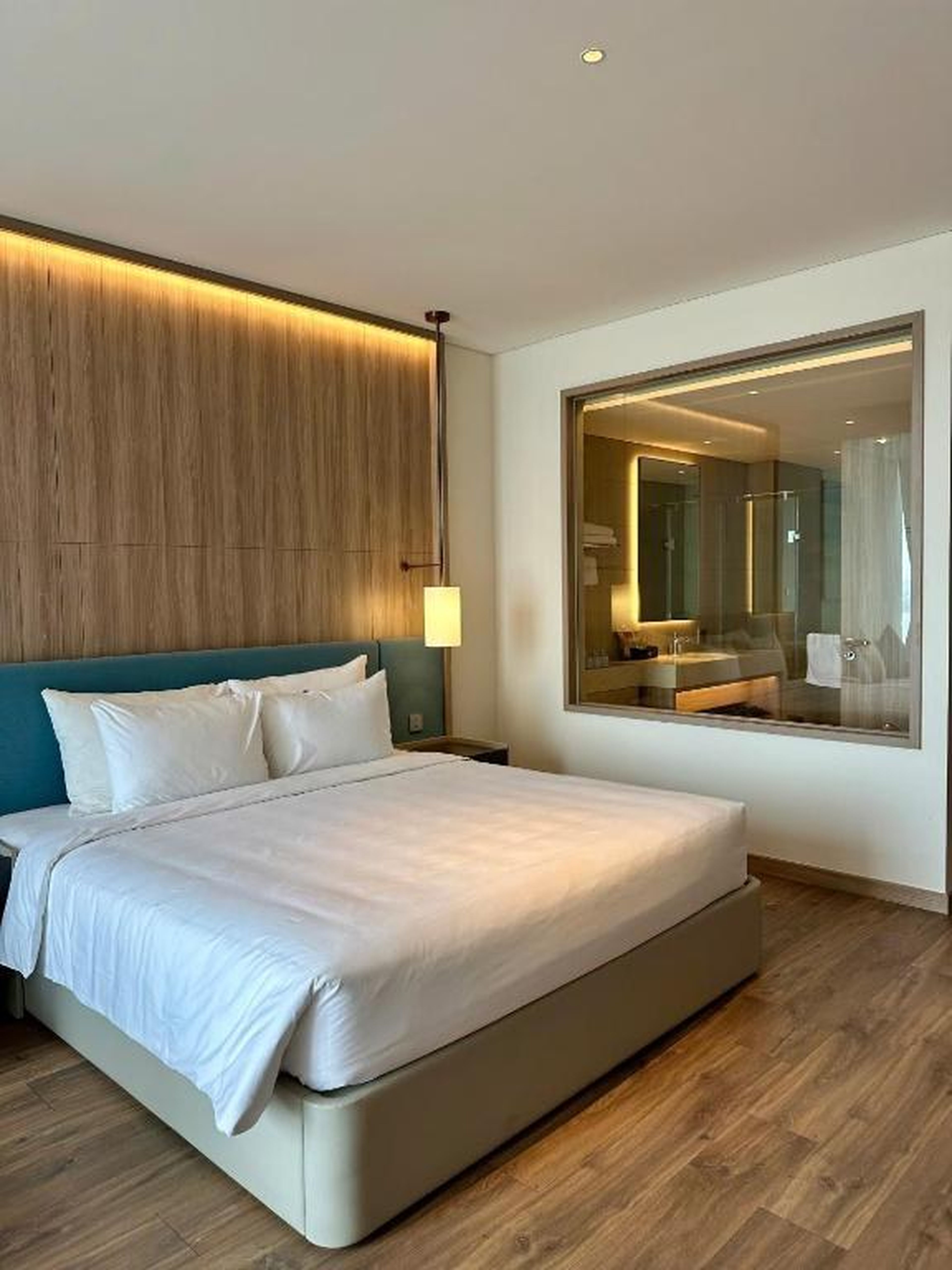 A La Carte Ha Long Bay Seaside Apartments - Hình 36