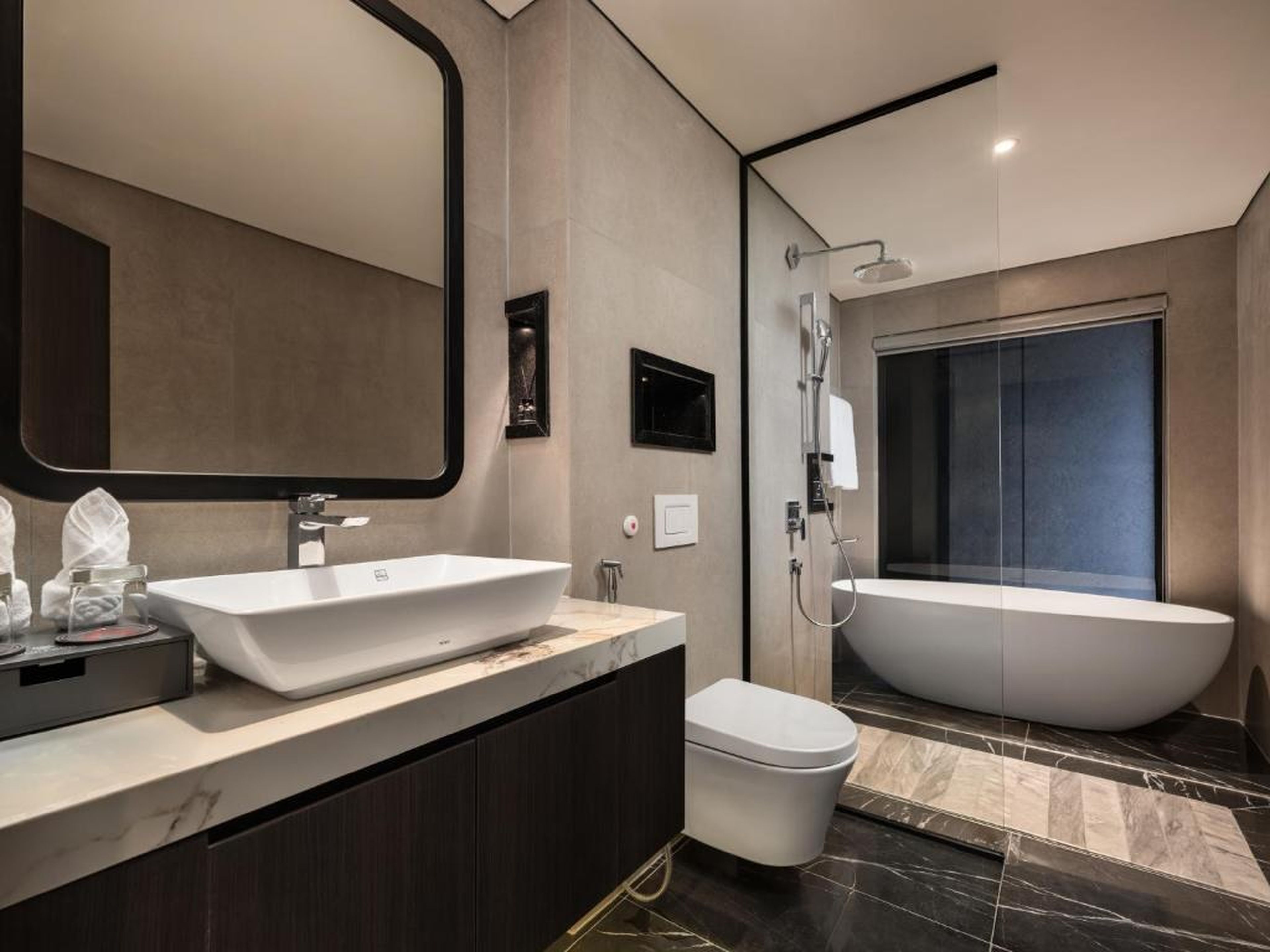 Doris Cruise - Hình 9