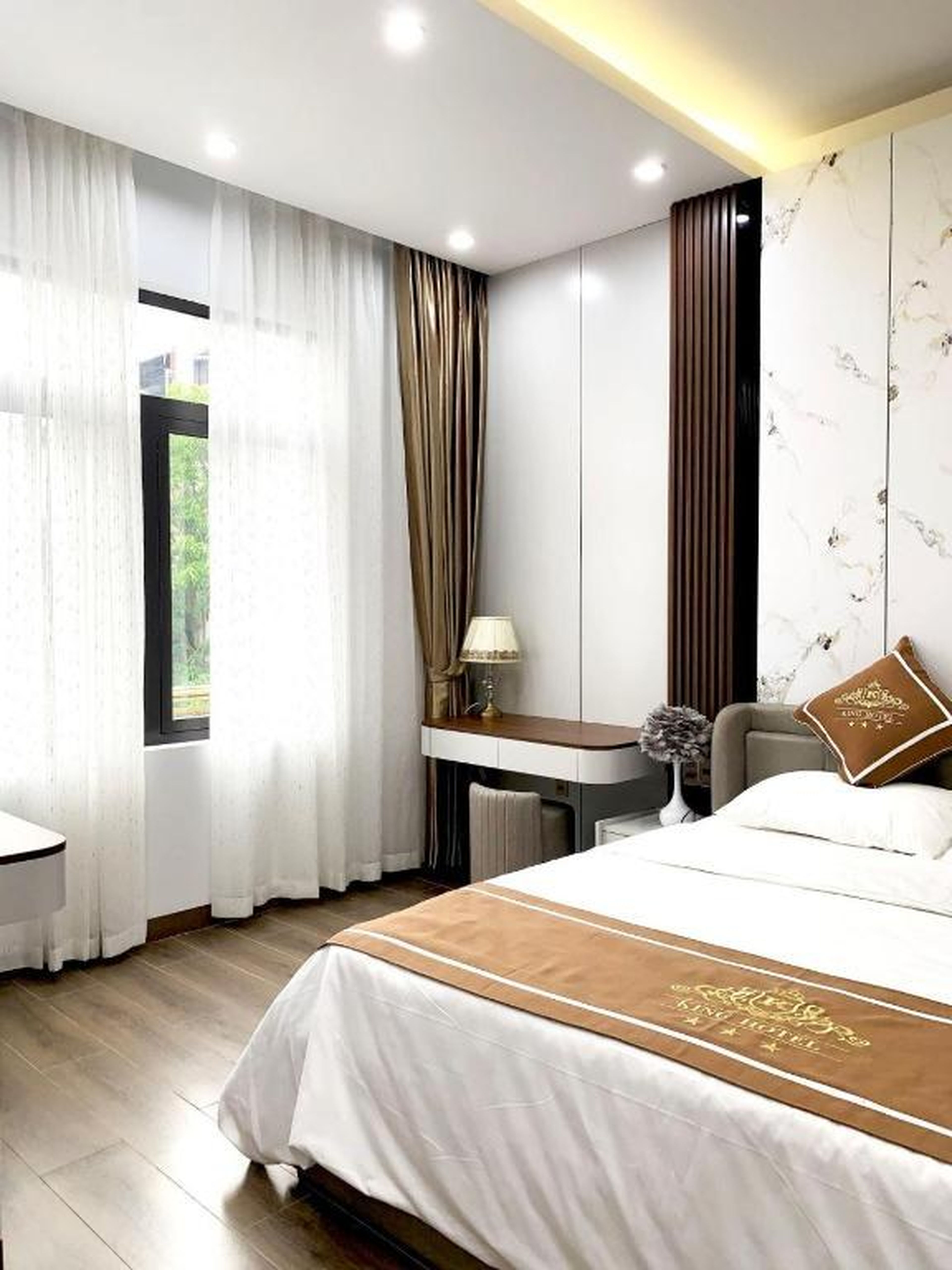 King hotel - Hình 2
