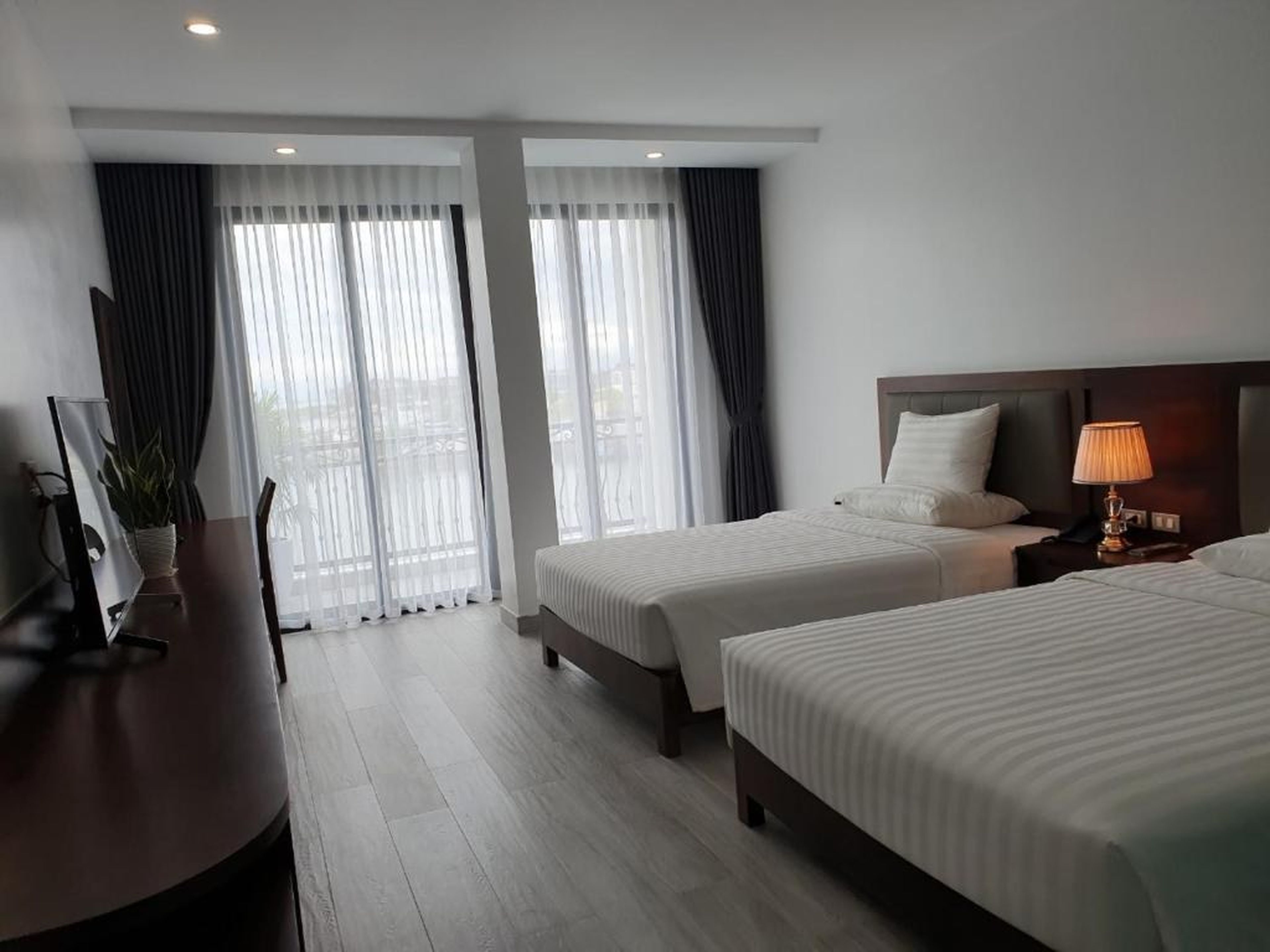 Ha Long Bay TC Hotel - Hình 14