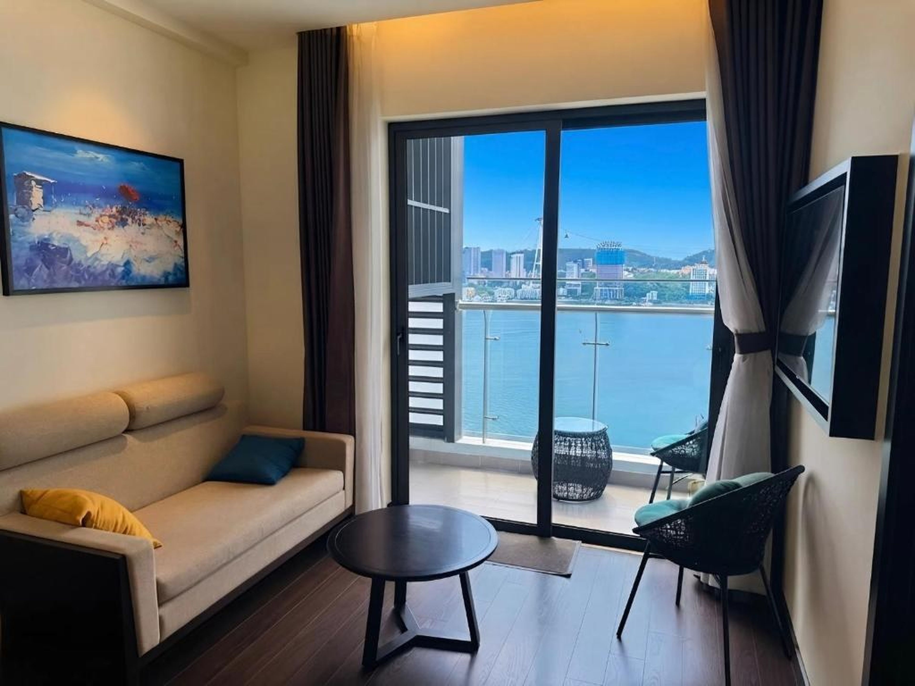 The Sapphire Ha Long - Ocean View Apartment - Pool - Hình 16