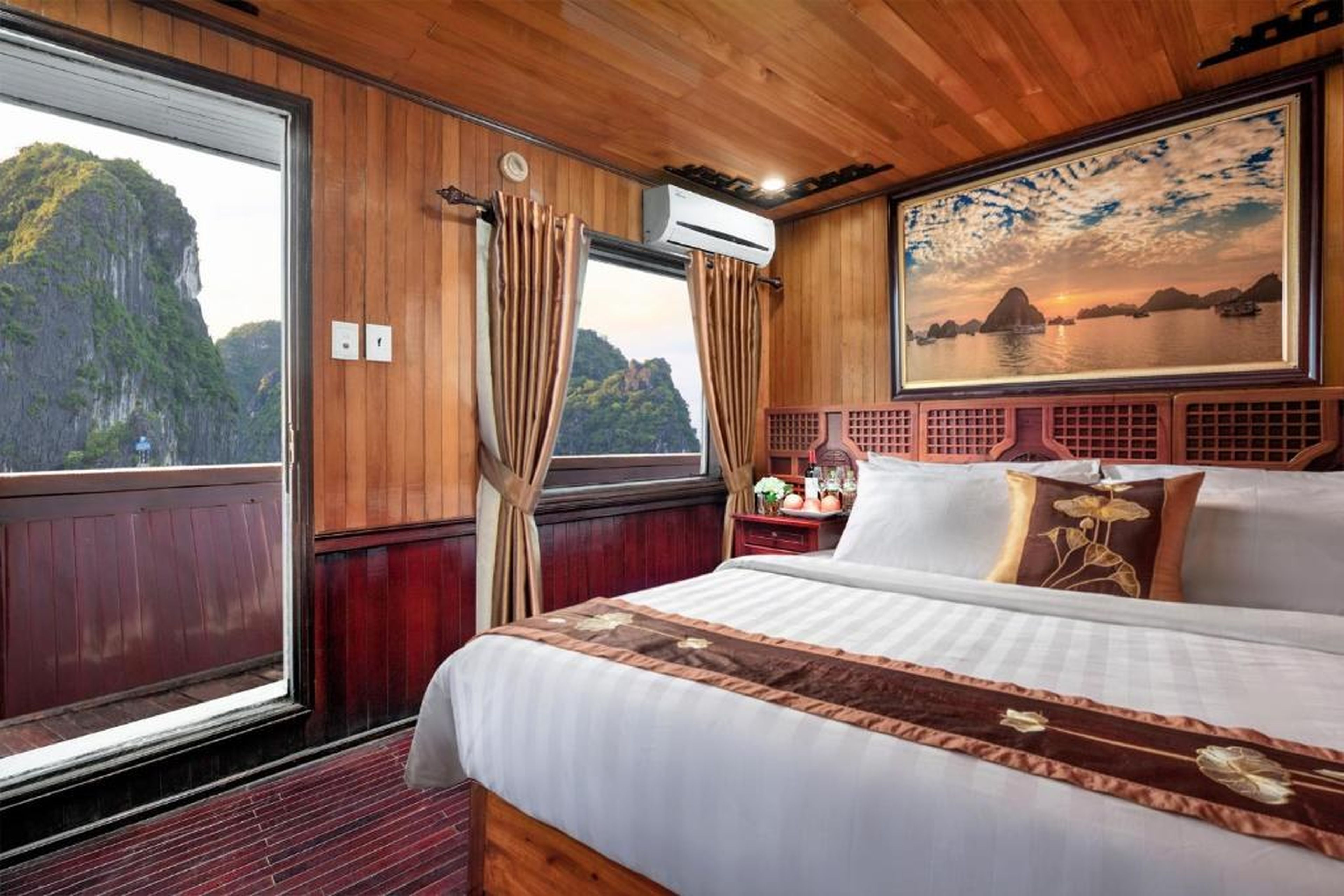 Cozy Bay Classic Cruise - Hình 12