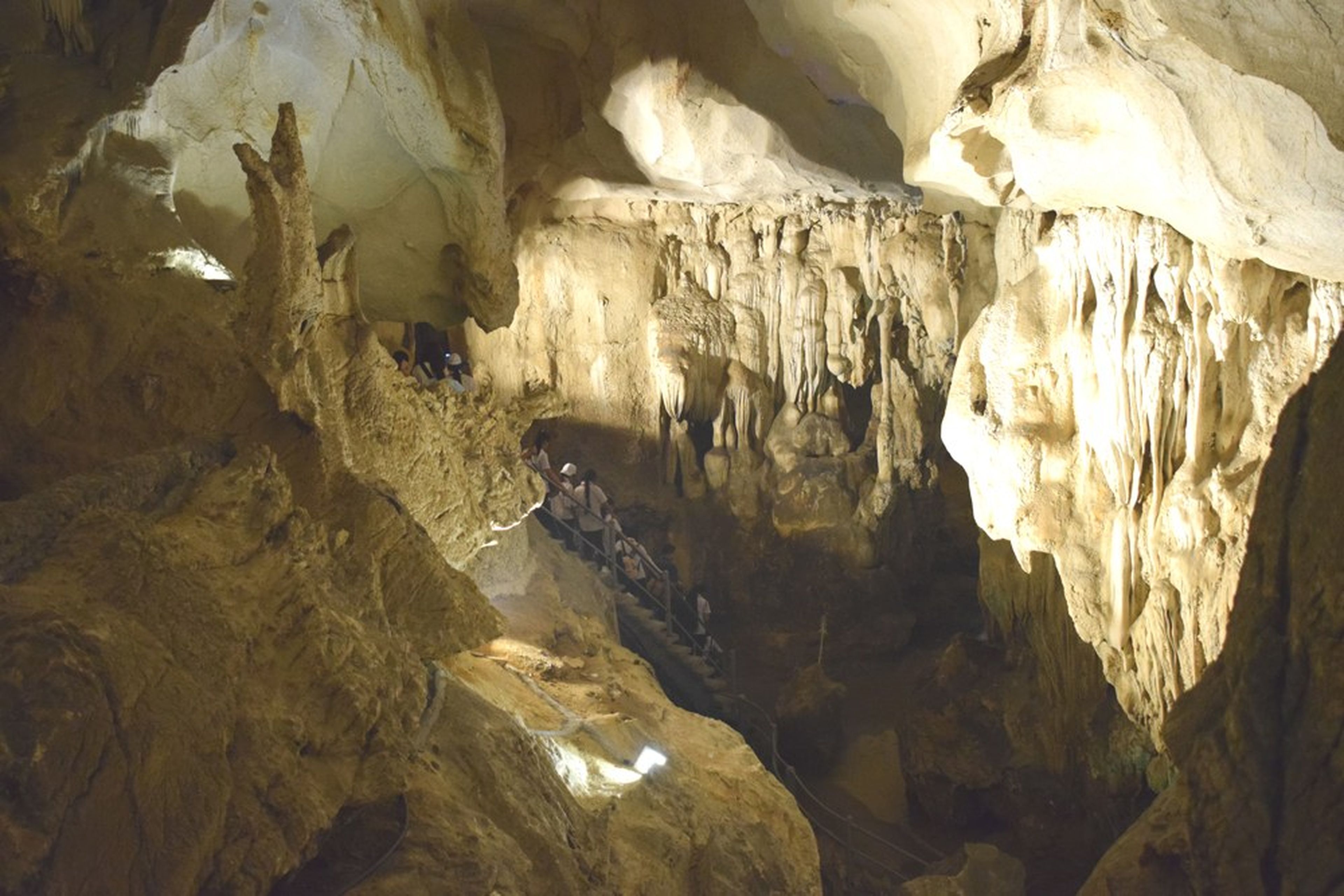 Vũng Đục Cave – Marvel at Nature’s Masterpiece - Hình 8