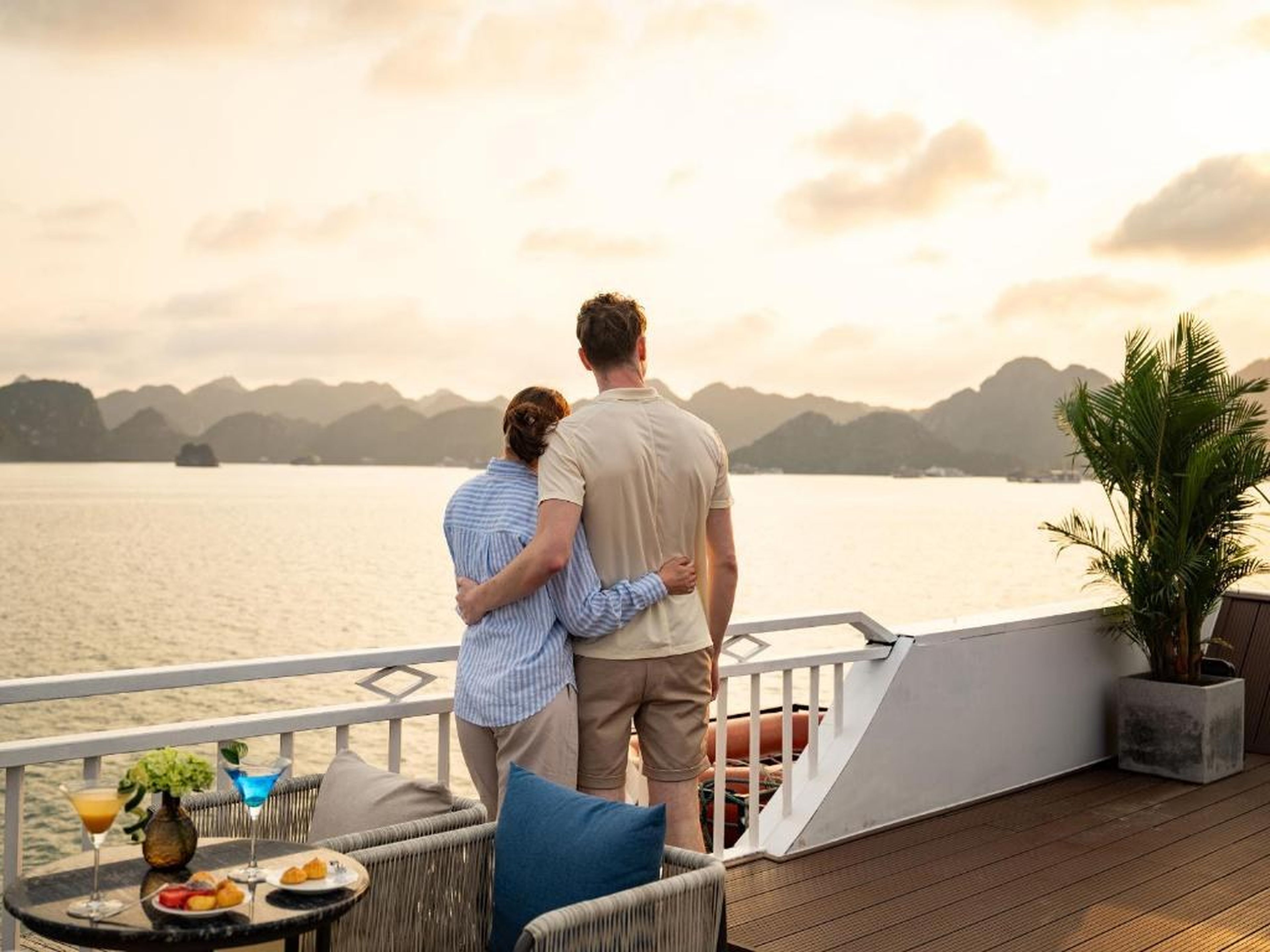 Cozy Bay Grand Cruise - Hình 21
