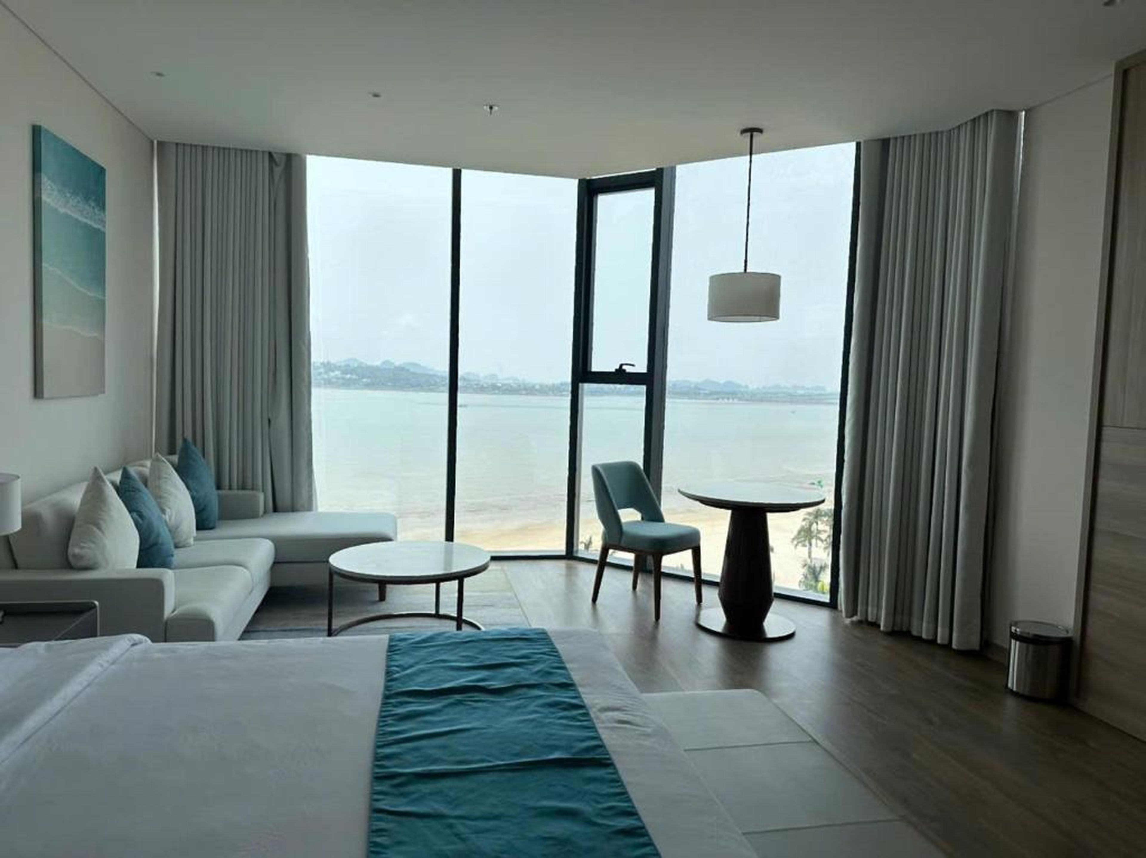 A La Carte Ha Long Bay - Sea View Apartment - Hình 9