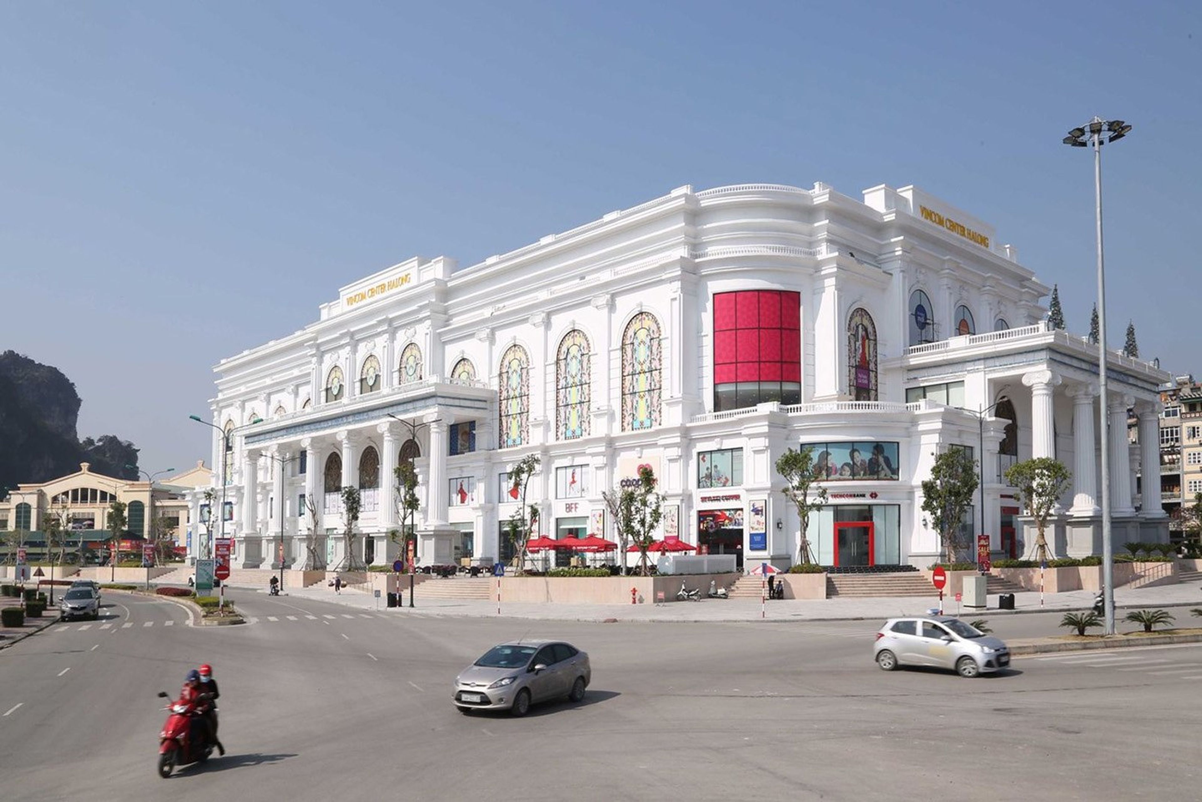 Đến Vincom Plaza Hạ Long, bạn muốn ăn gì chơi gì cũng có tất! - Hình 2