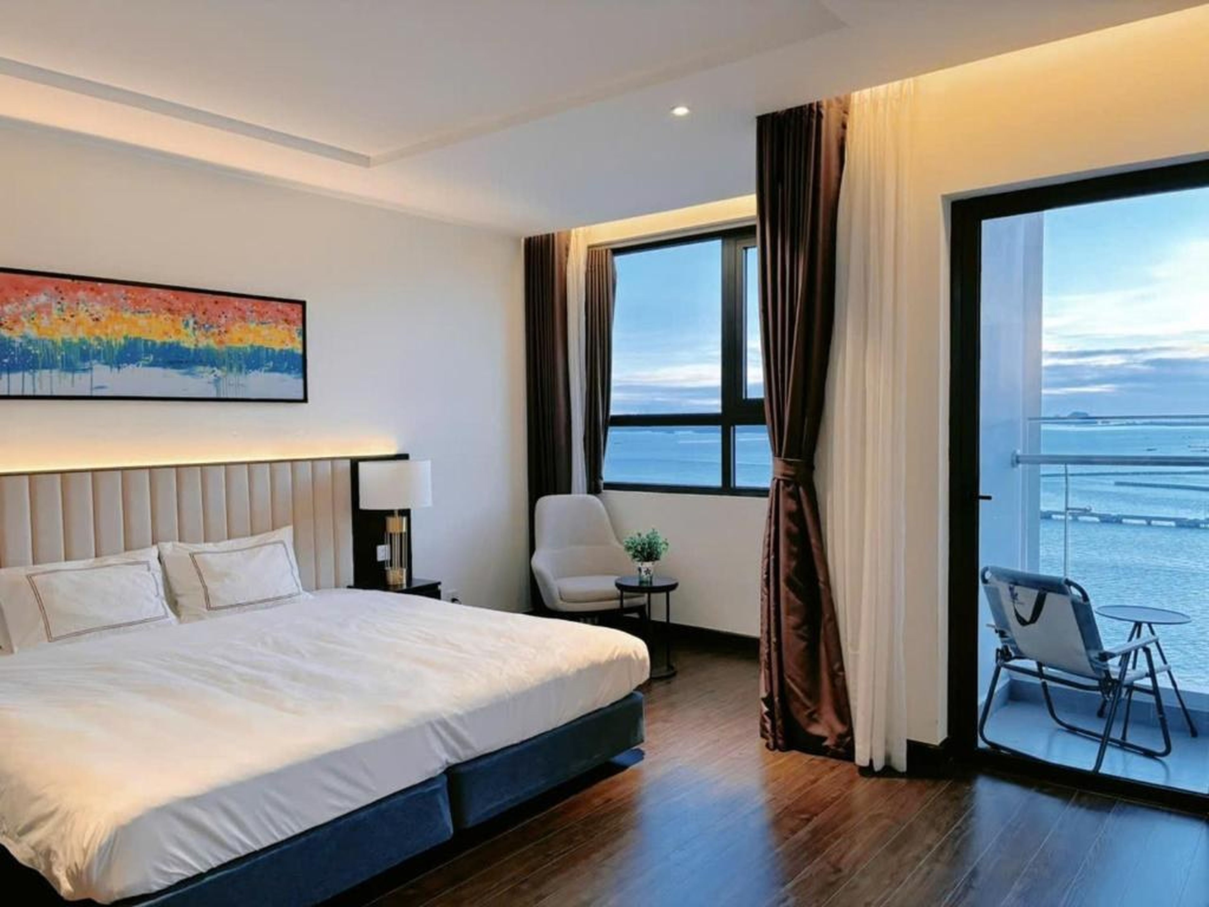 16 Apartment - Studio Sapphire Halong - Hình 4