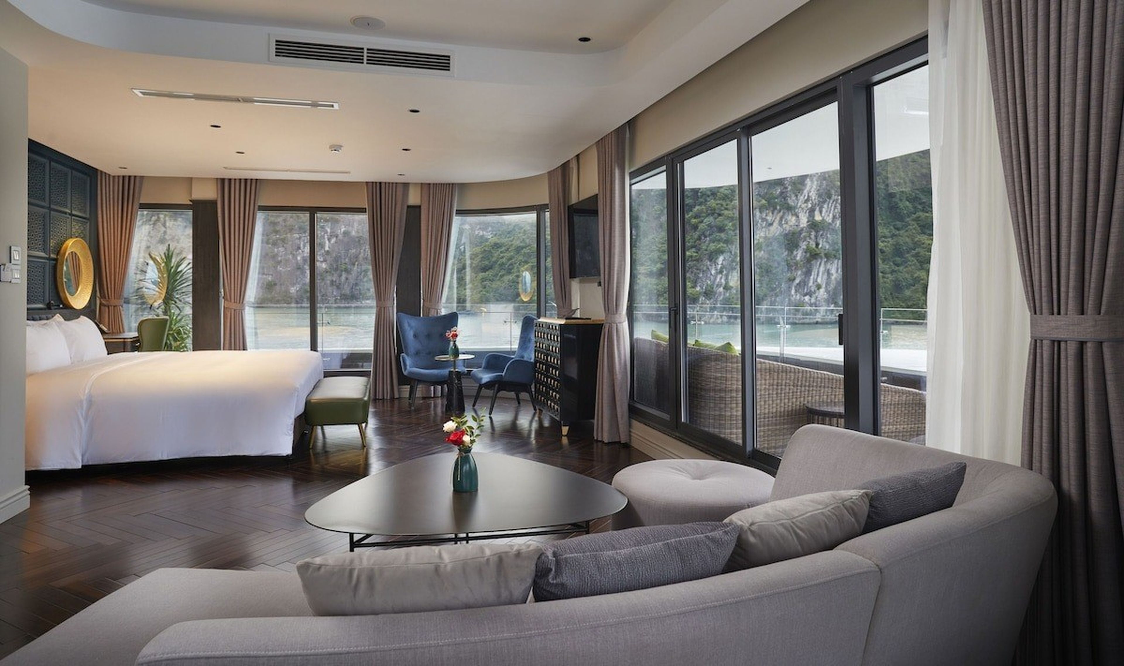 Ngao du vịnh Lan Hạ cùng du thuyền cao cấp 5 sao Elite of the Seas Lan Hạ - Hình 4