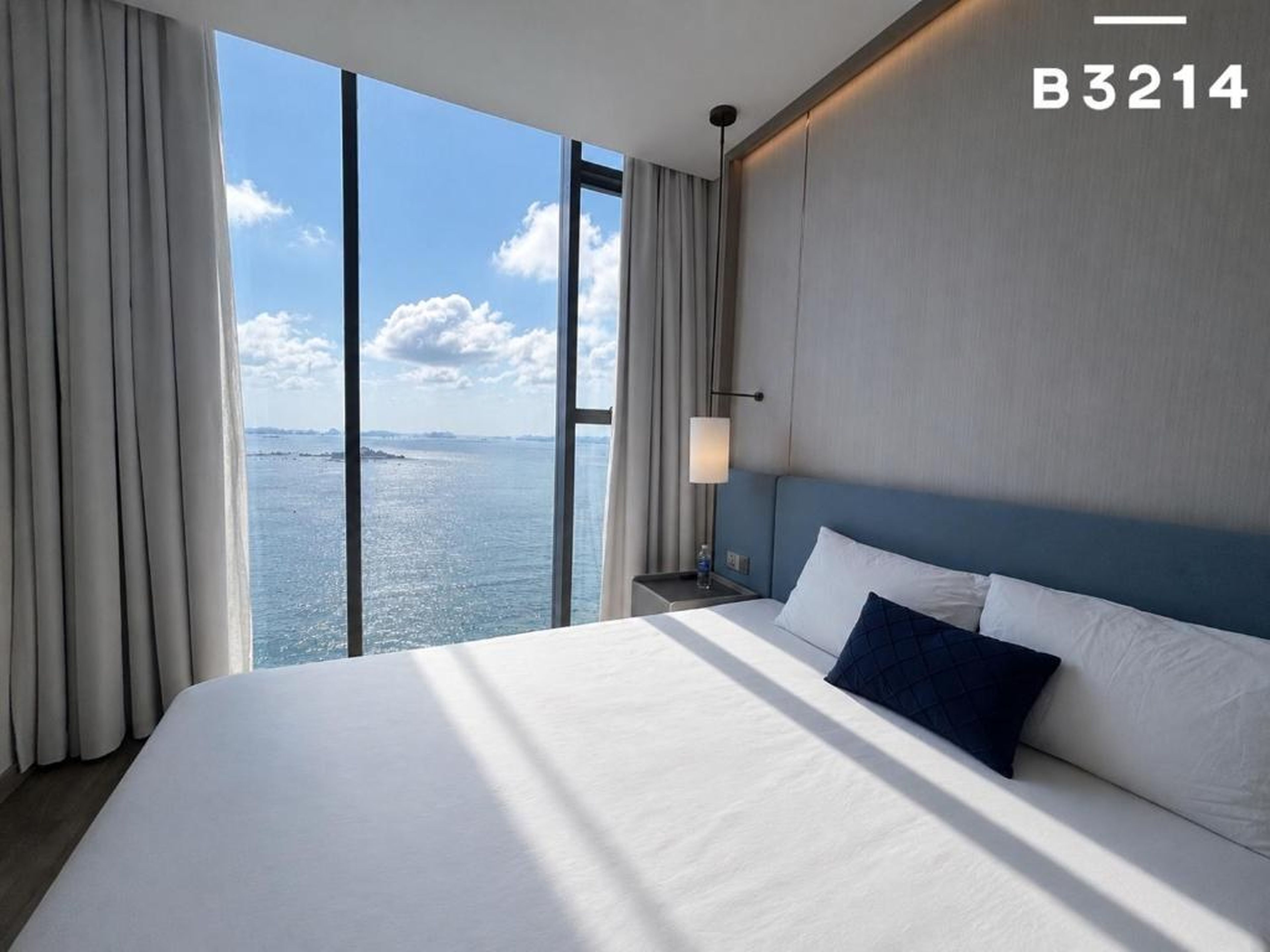 A La Carte Ha Long Oceanview Panoramic 2BR2WC 75m2 Suite with balcony - Hình 39