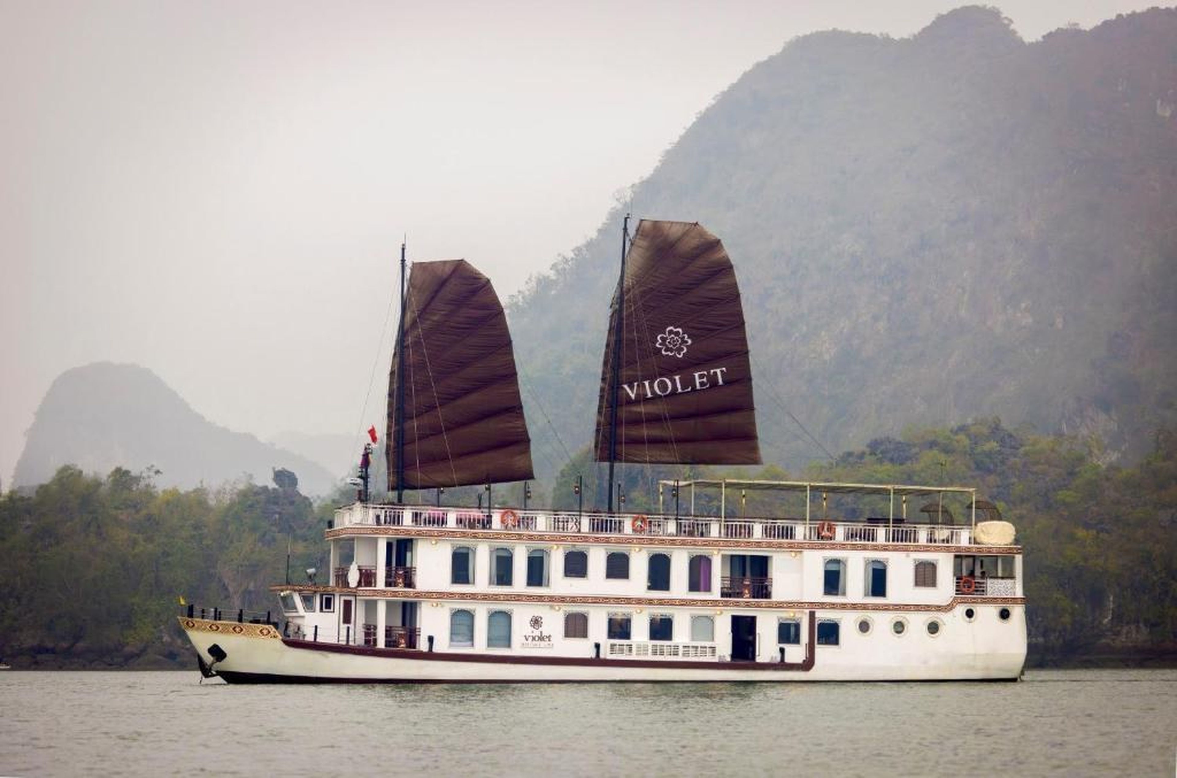 Heritage Line Violet Cruise - Halong Bay & Lan Ha Bay - Hình 12