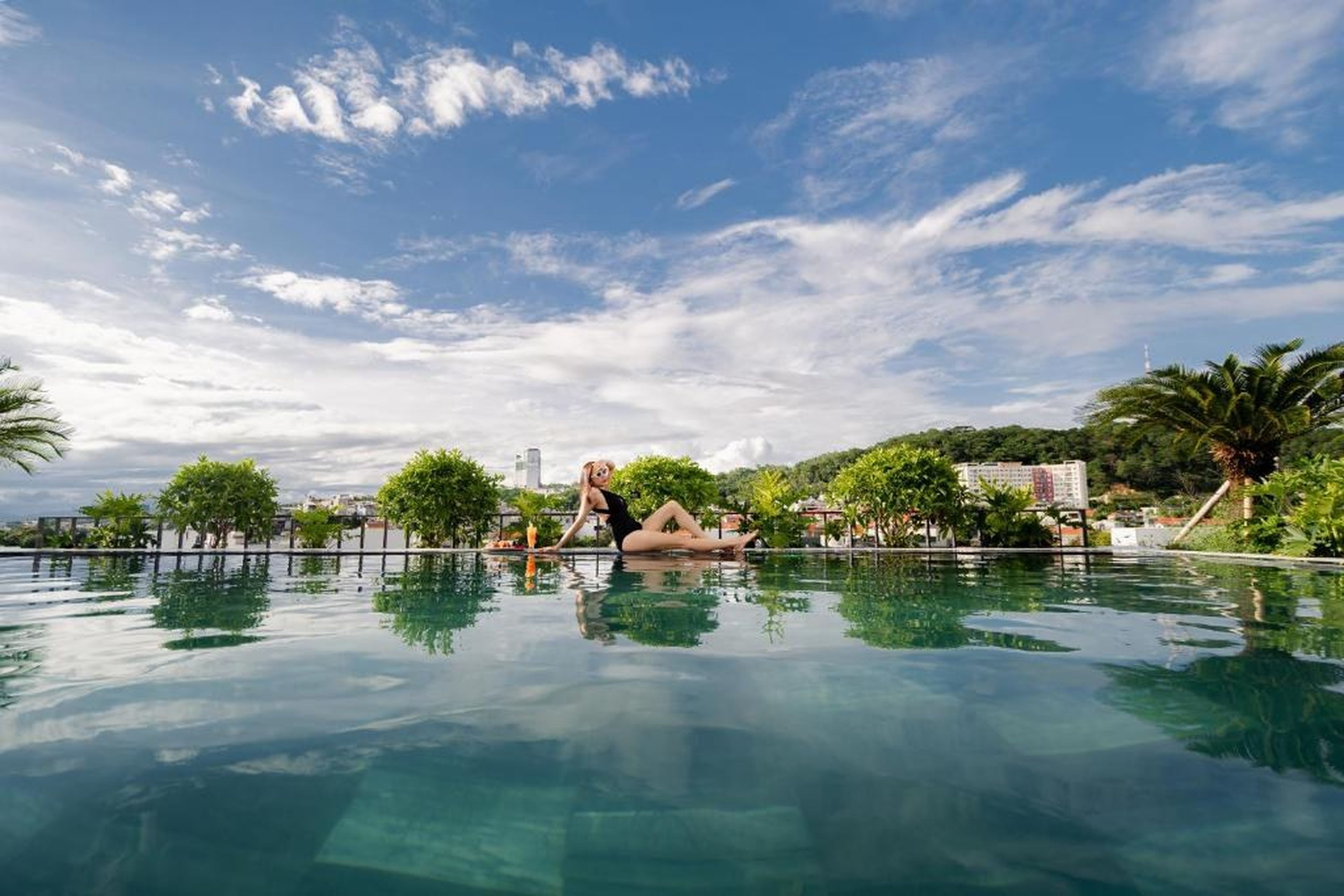 River Way Hotel Ha Long - 500m to Beach - Hình 4