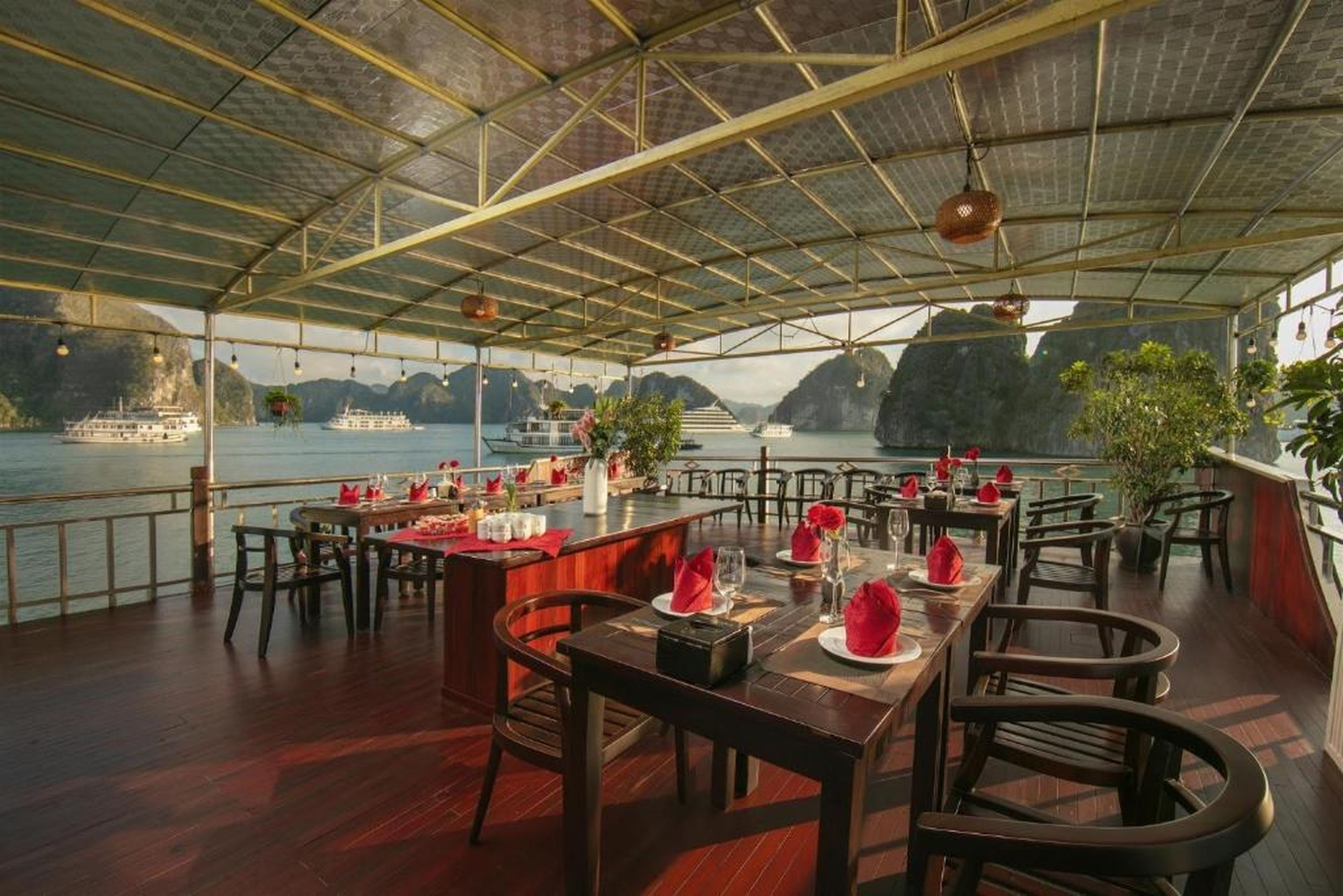 Ruby Premium Cruise - Hình 18