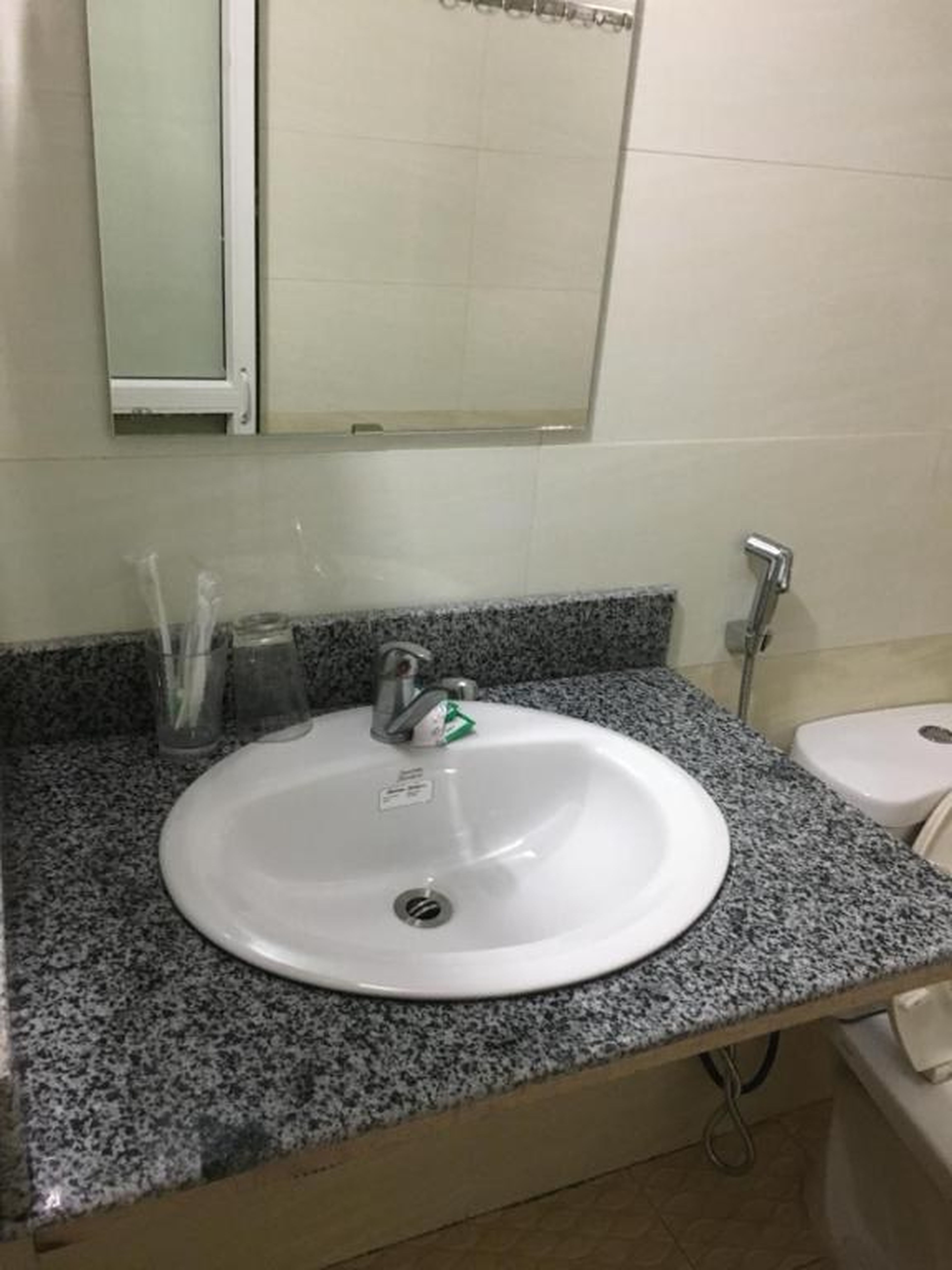 Ho Tay Hotel - Hình 11