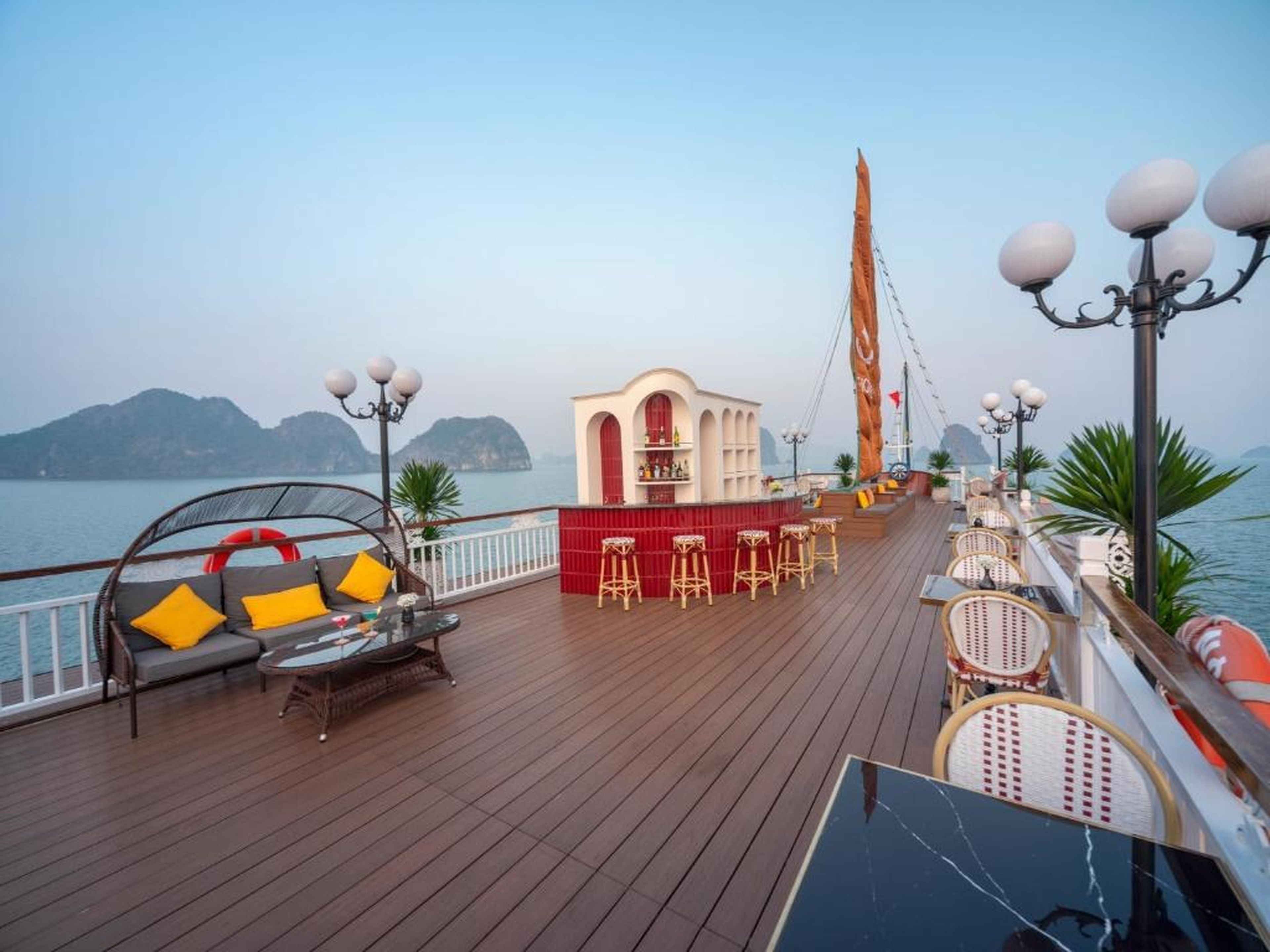 Signature Royal Halong Cruise - Hình 12