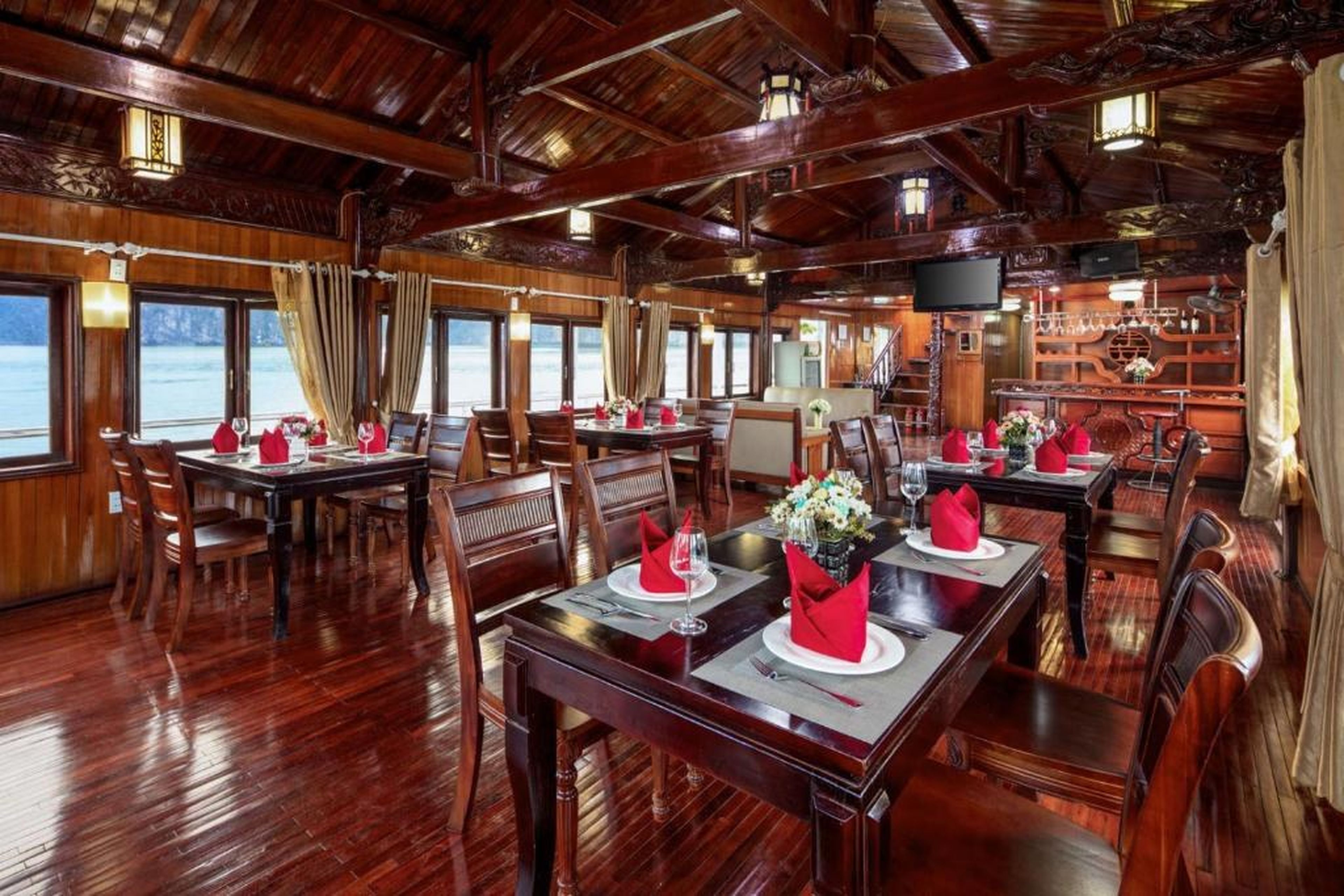 Cozy Bay Classic Cruise - Hình 5