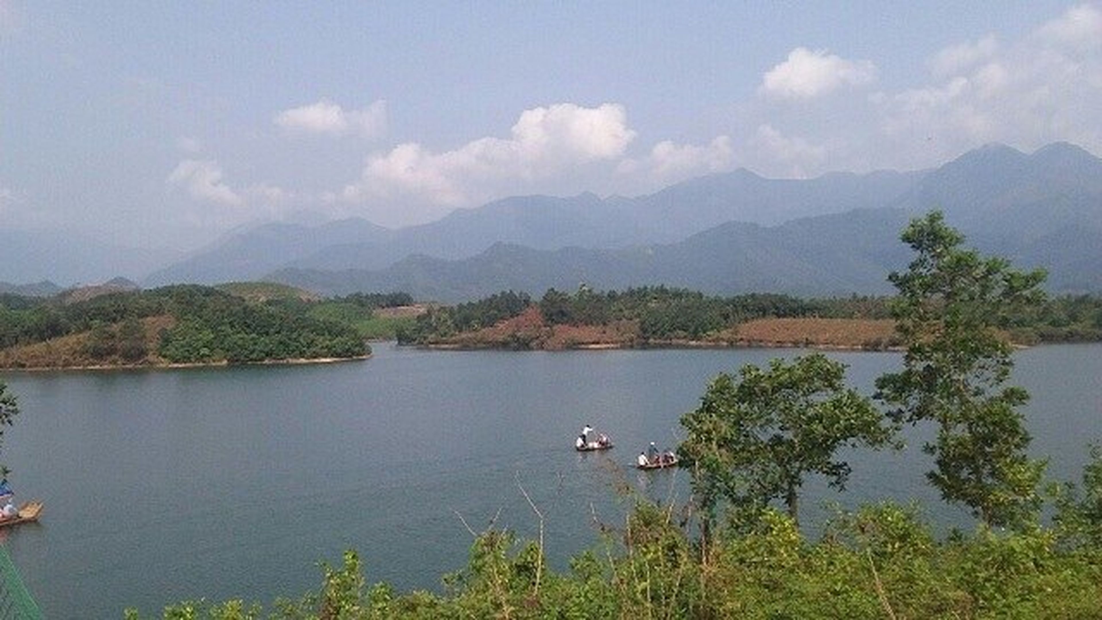 Hồ Trúc Bài Sơn – “Hồ trên núi” thơ mộng ở Quảng Ninh - Hình 2