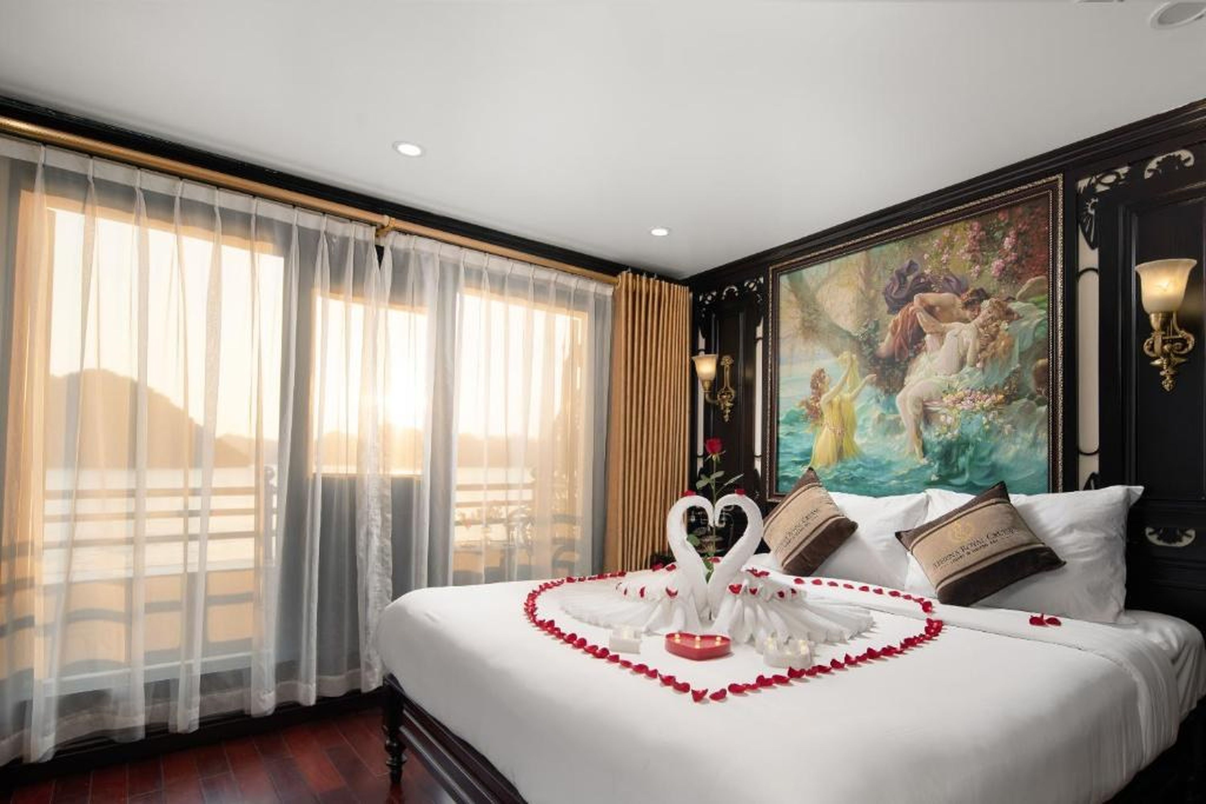 Athena Royal Cruise - Luxury in Halong Bay - Hình 38