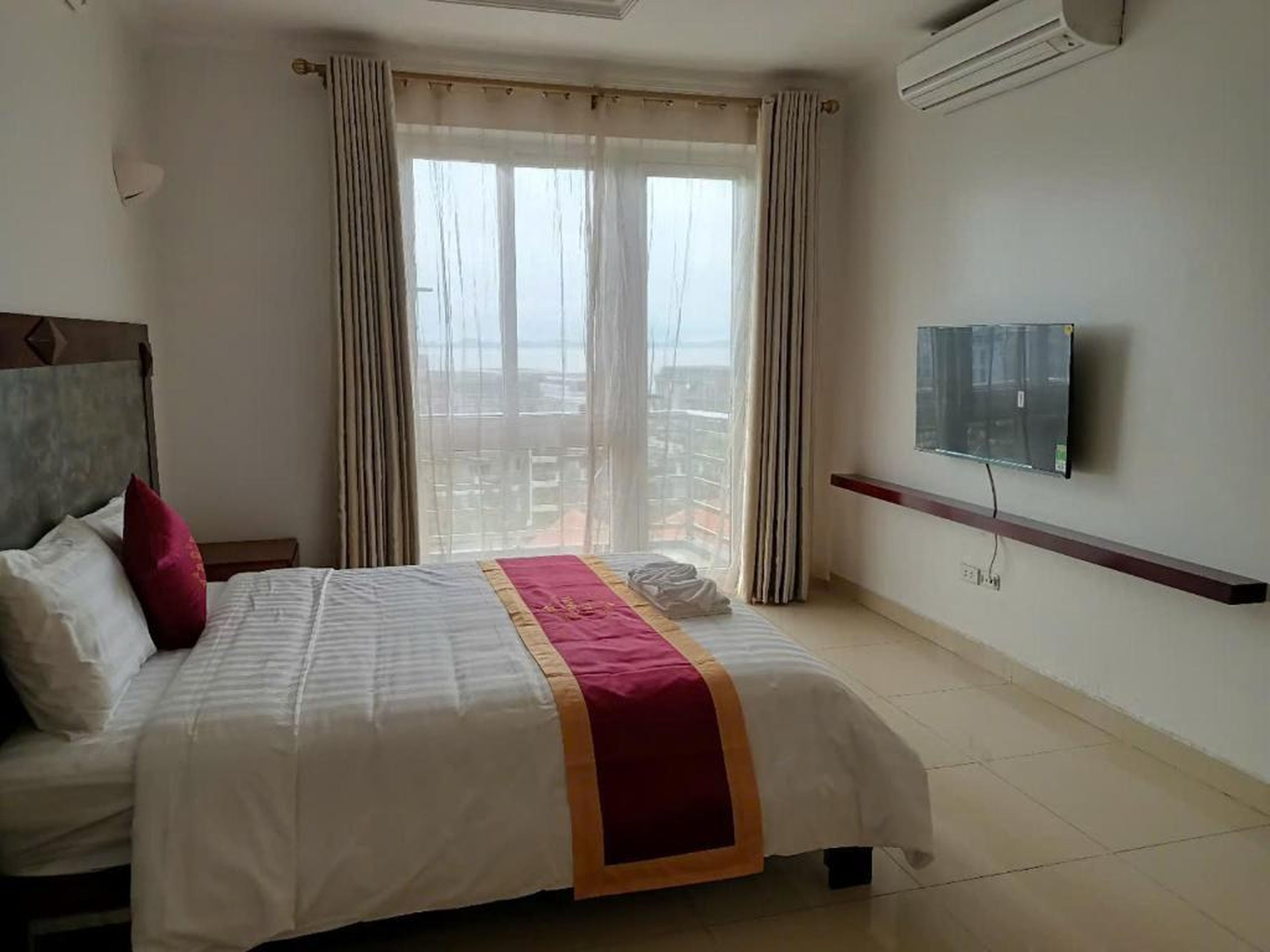 Htc regina hotel - Hình 46
